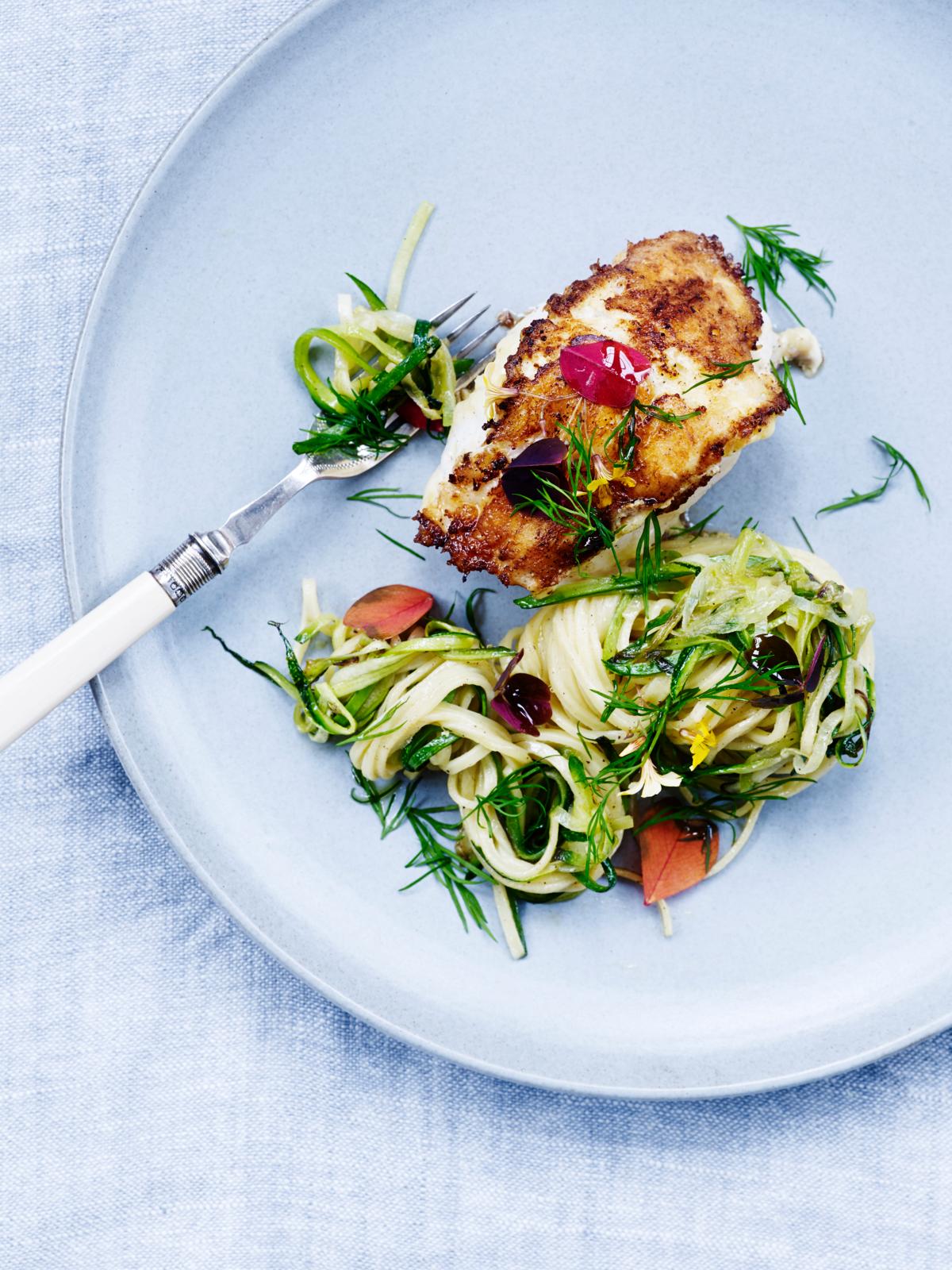 Stegt havtaskefilet og pasta med squash