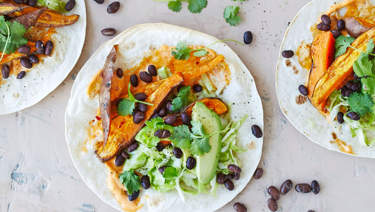 Tacos med søde kartofler, avocado og chili-mayo 