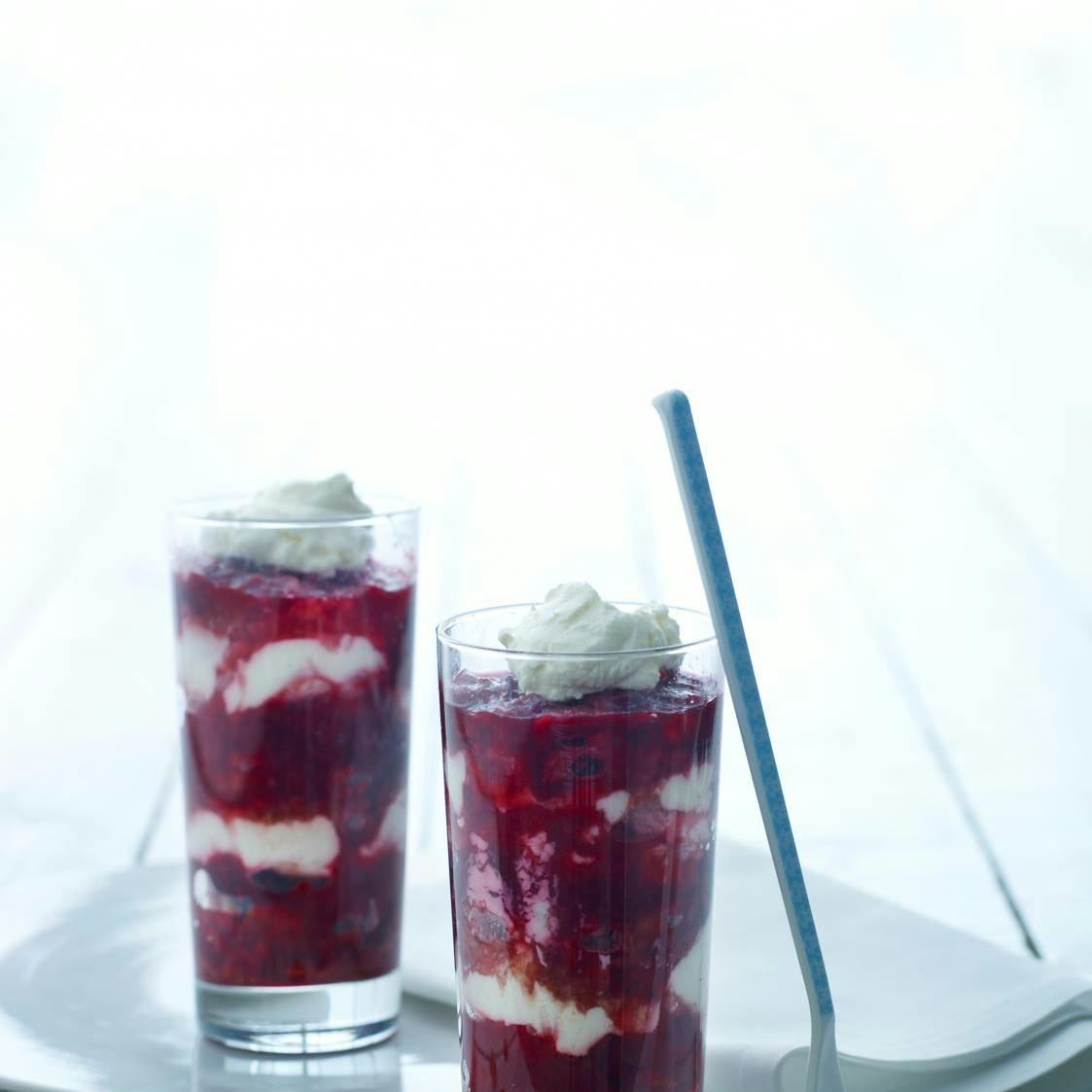 Trifli med syltede blommer - super lækker desseret