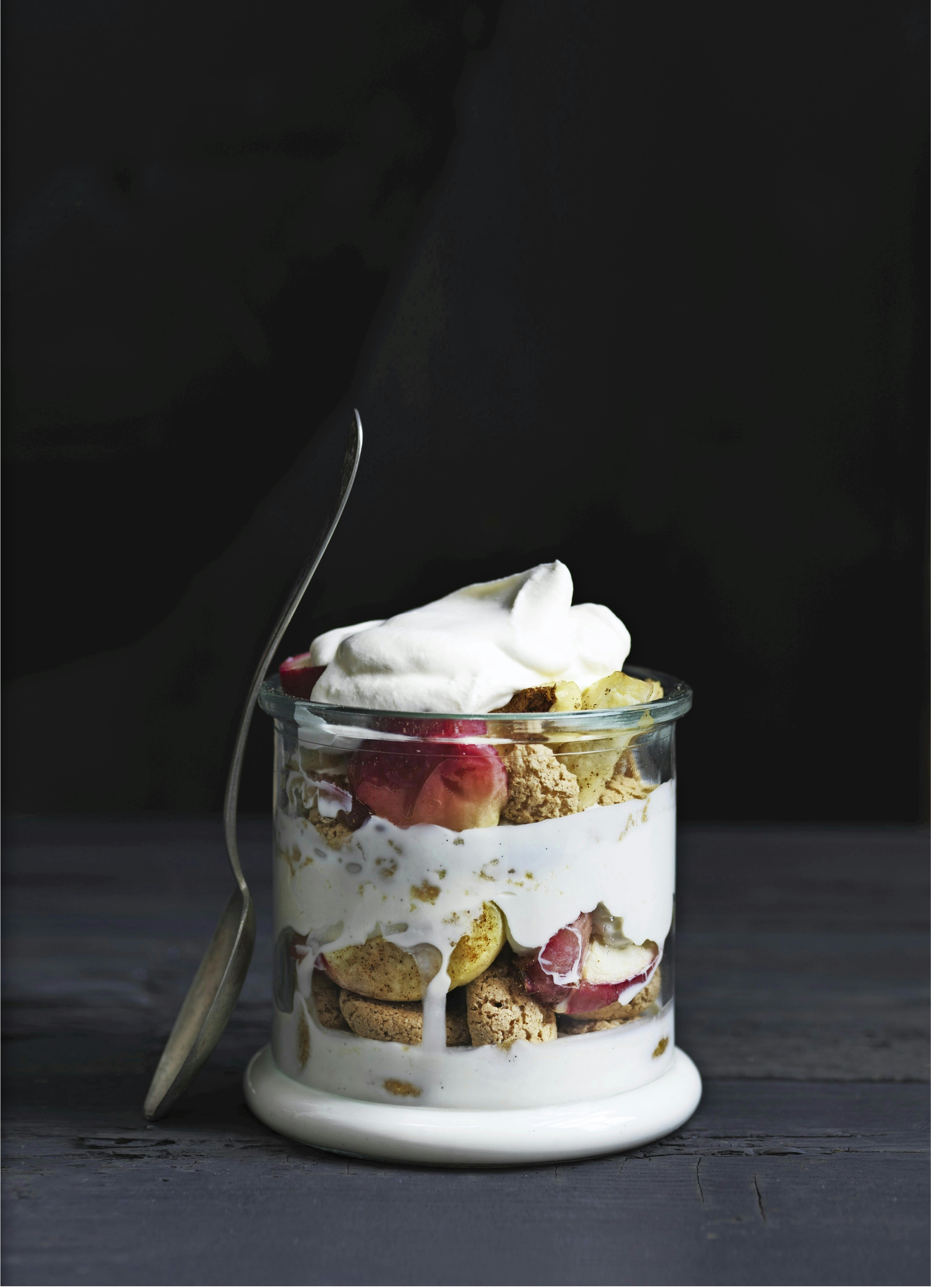 Æbletrifli med bagte æbler