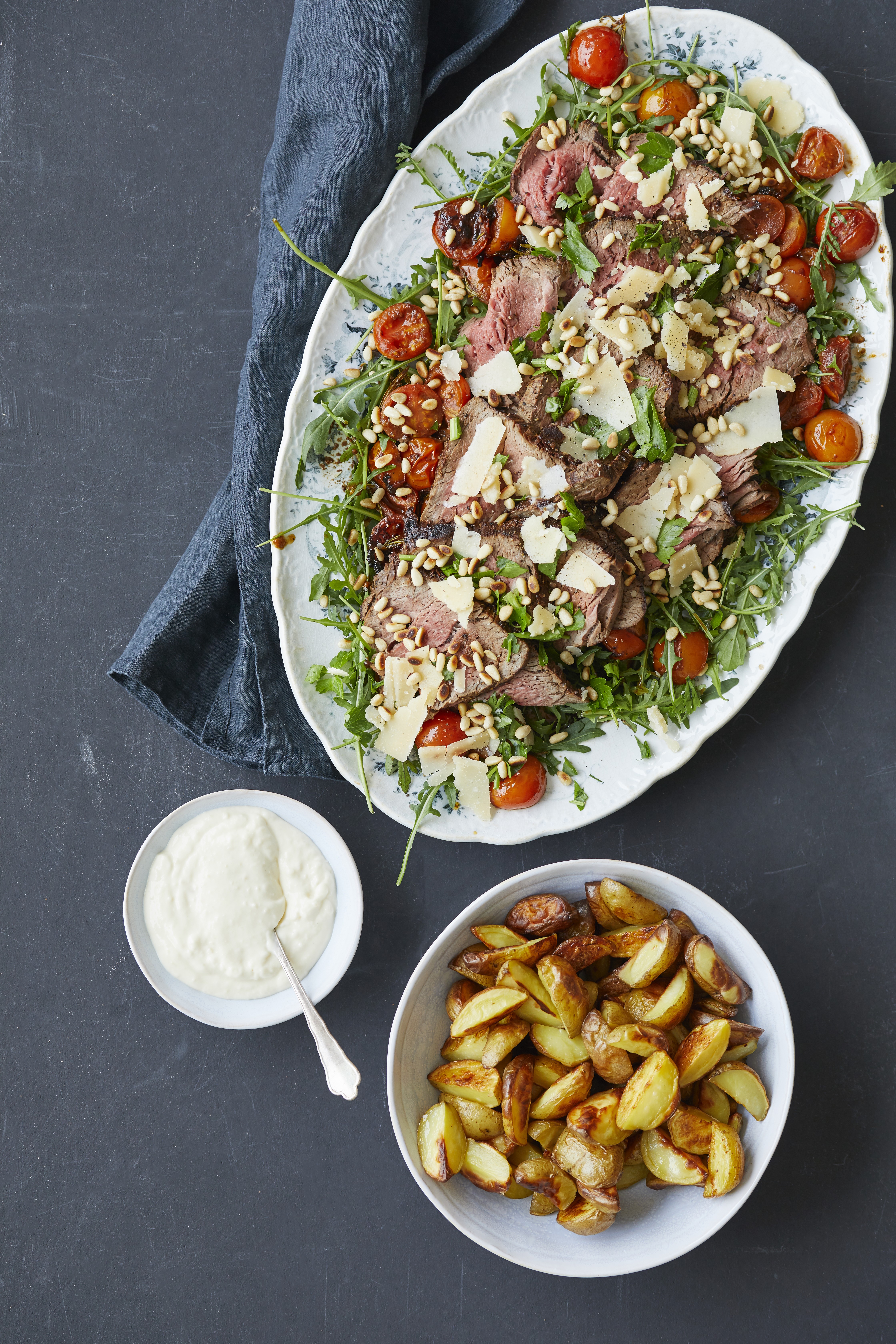 Tagliata med ovnbagte kartofler