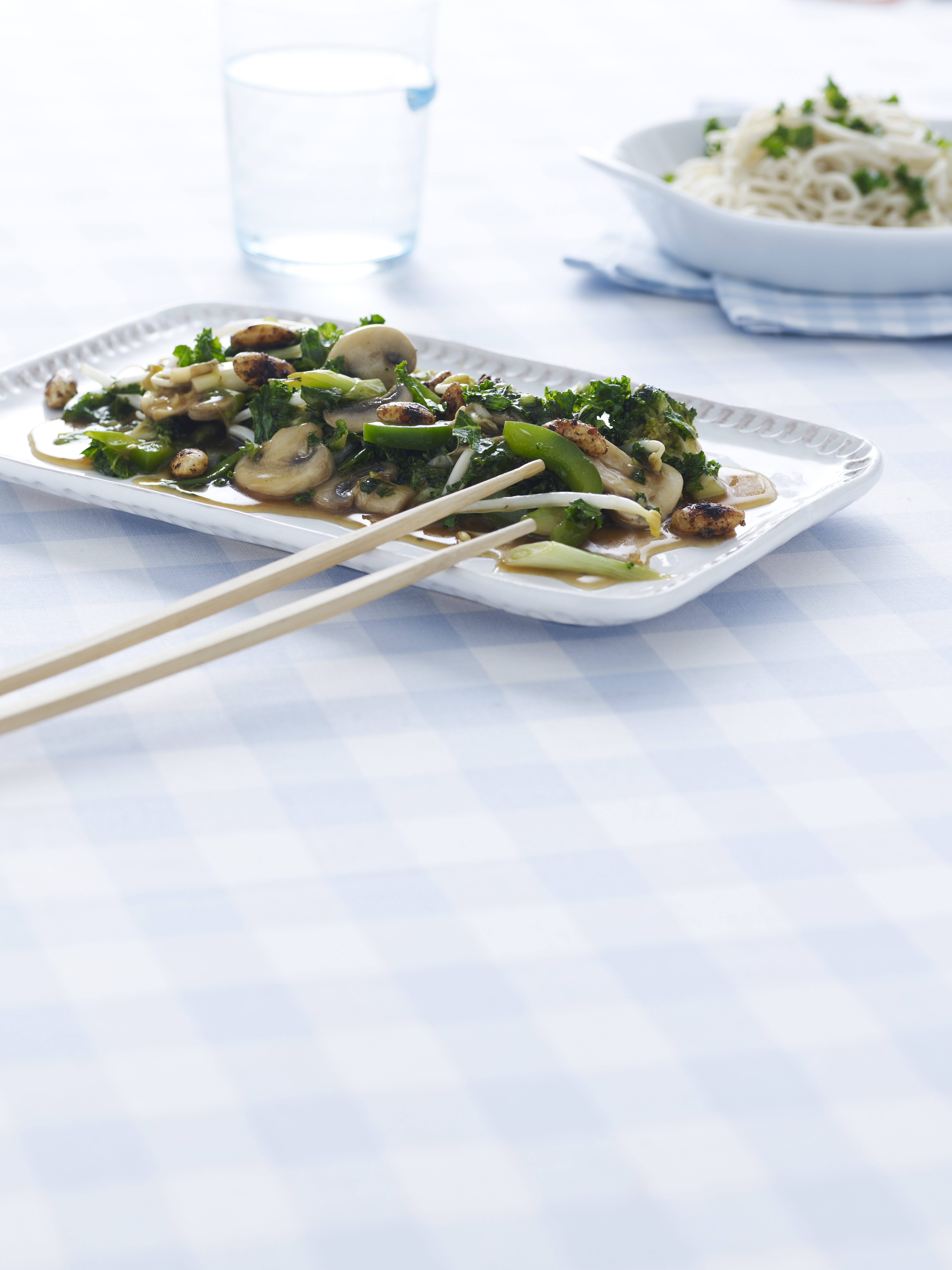 Lynstegte grøntsager i wok