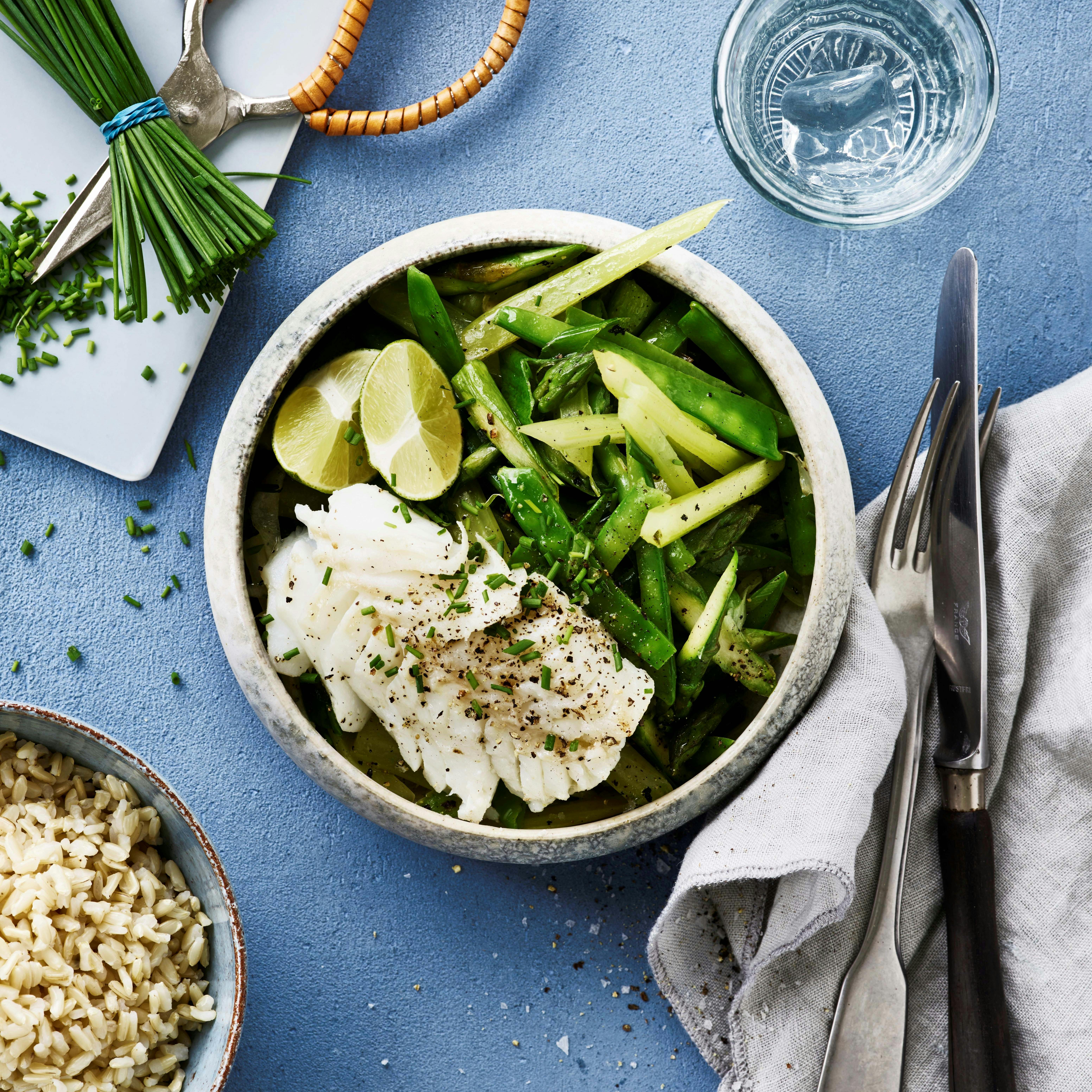 Stegt torsk med lynstegte grøntsager