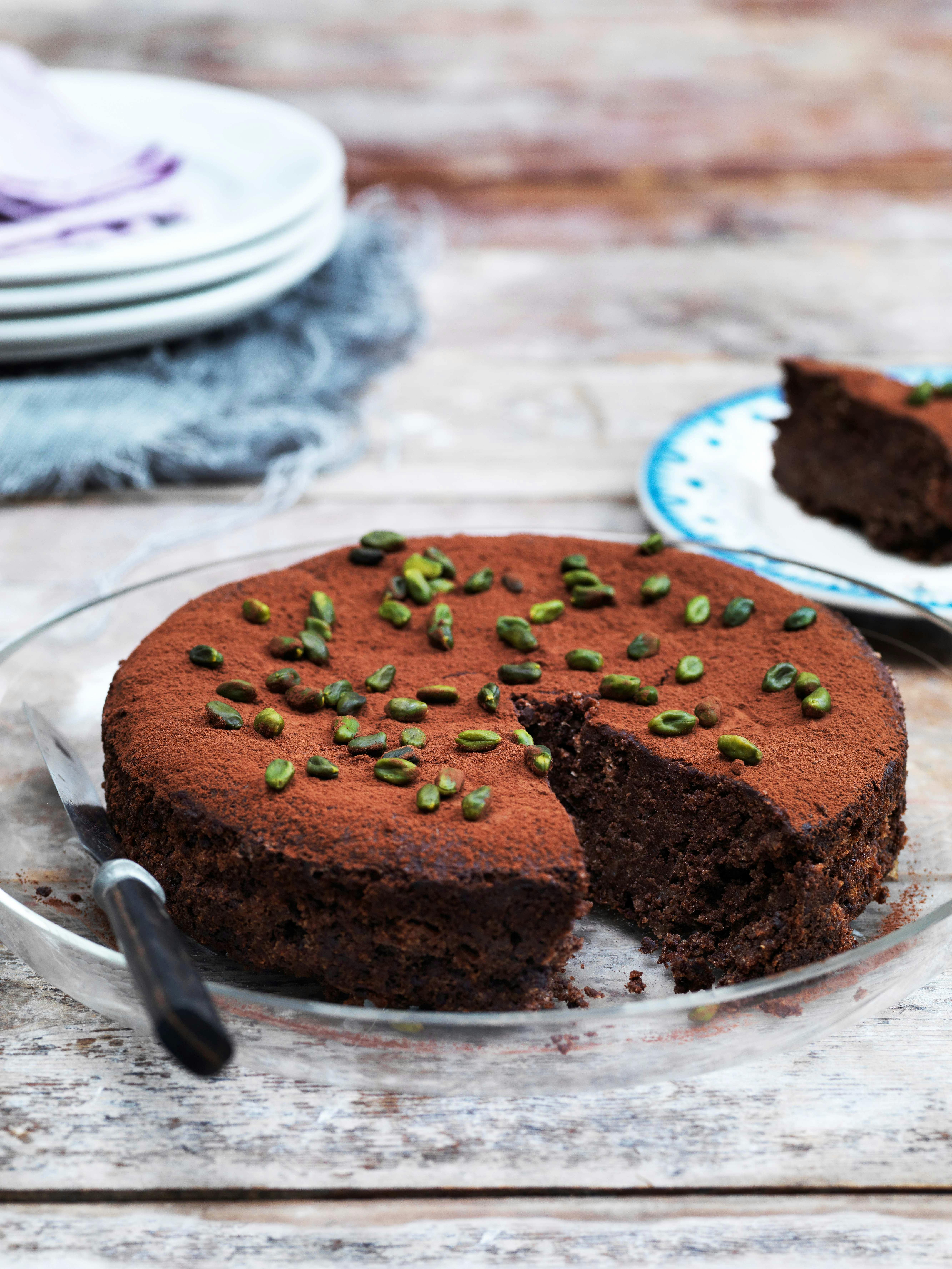 Chokoladekage med nødder og mandler