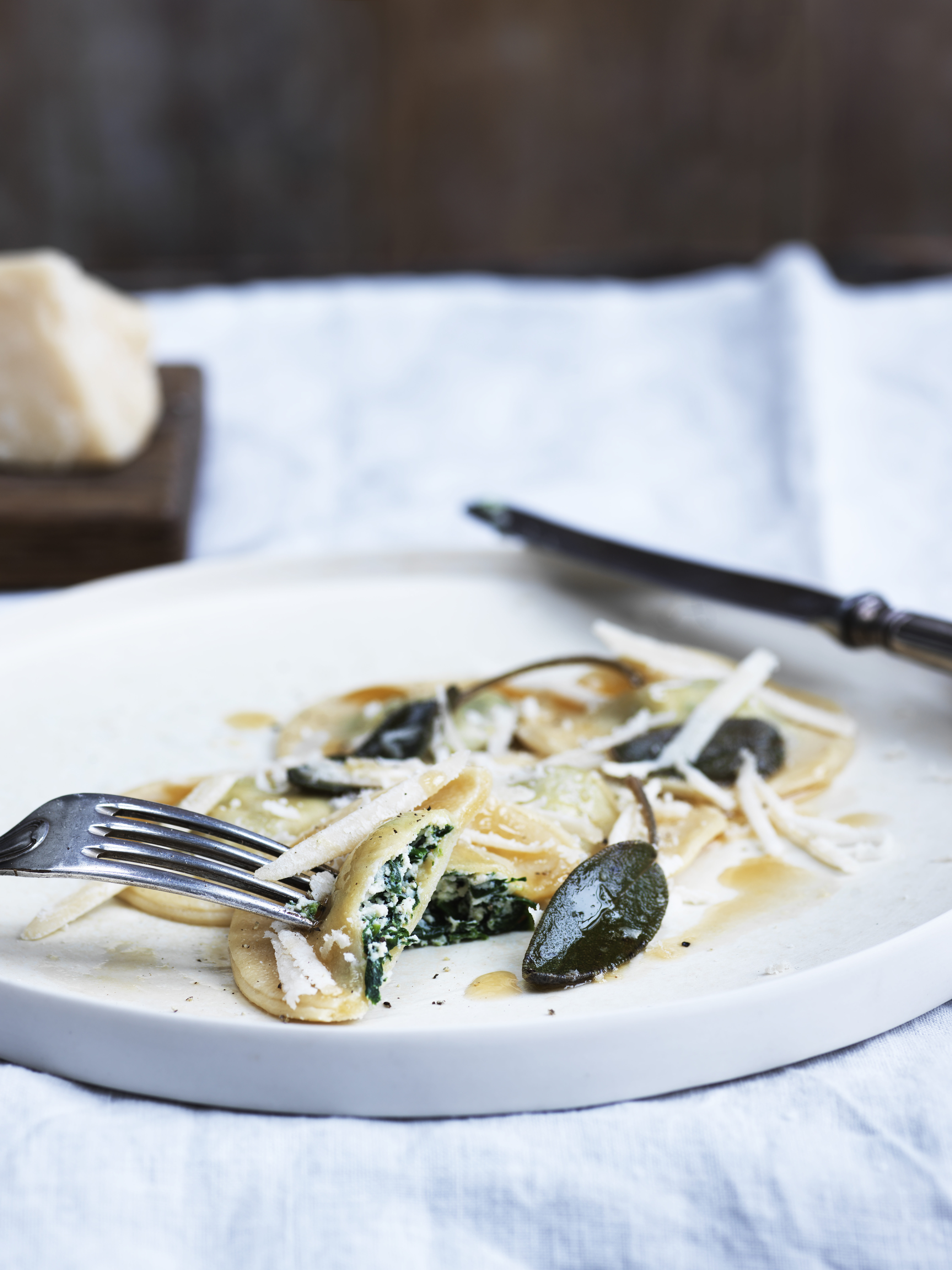 Ravioli med spinatfyld