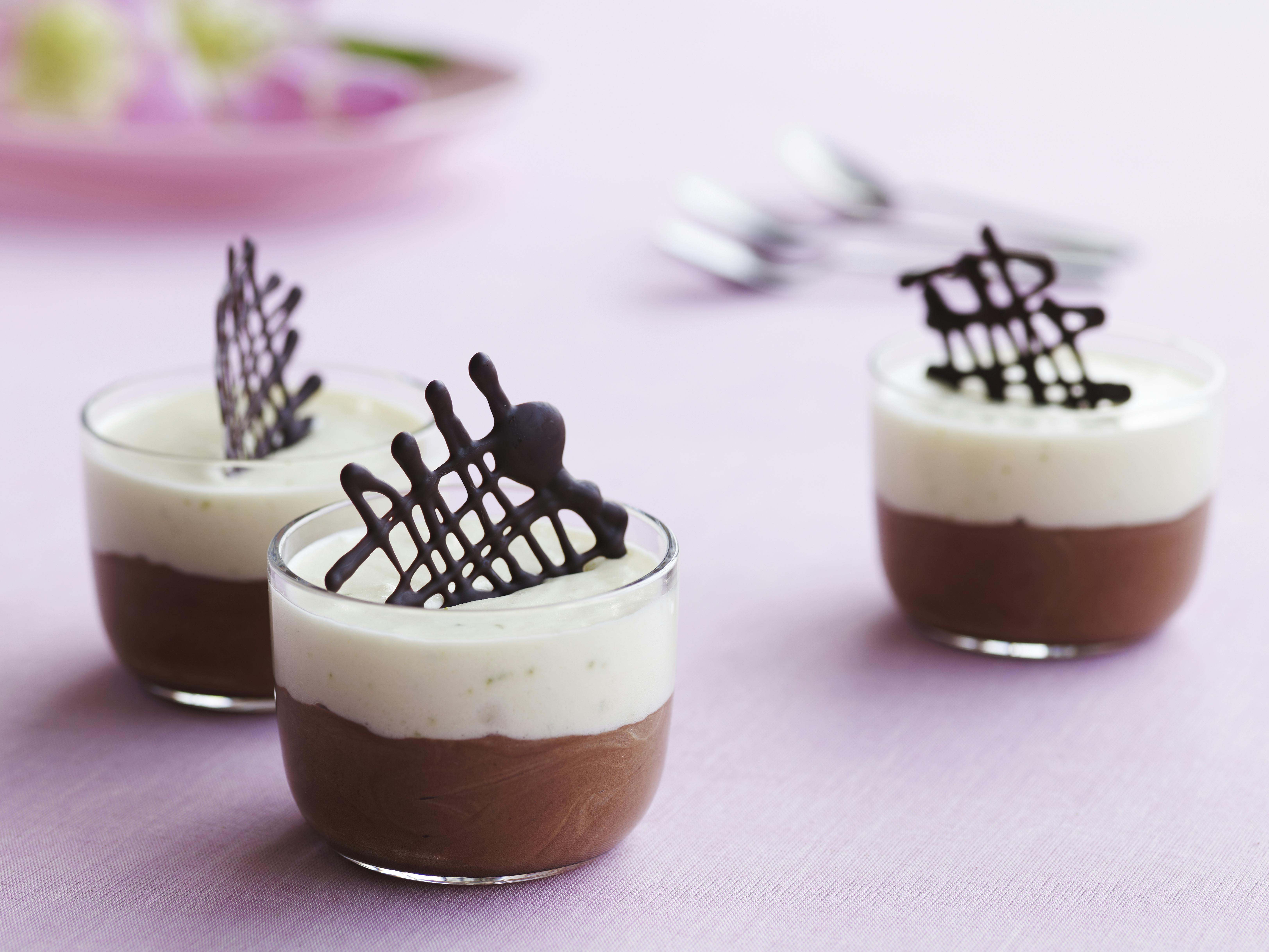 Chokolademousse af mørk og hvid chokolade med lime og ingefær