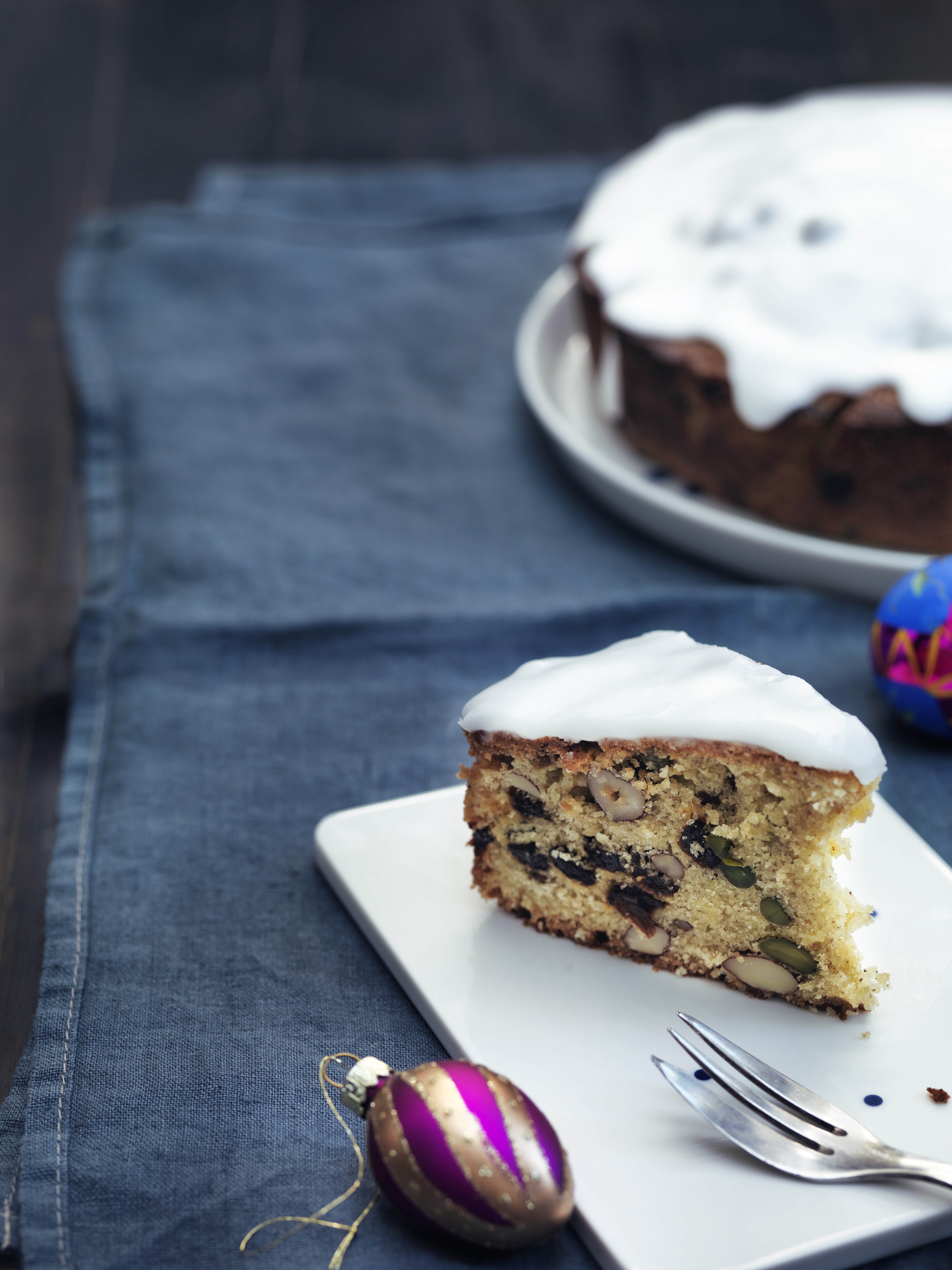 Julekage med tørret frugt og nødder