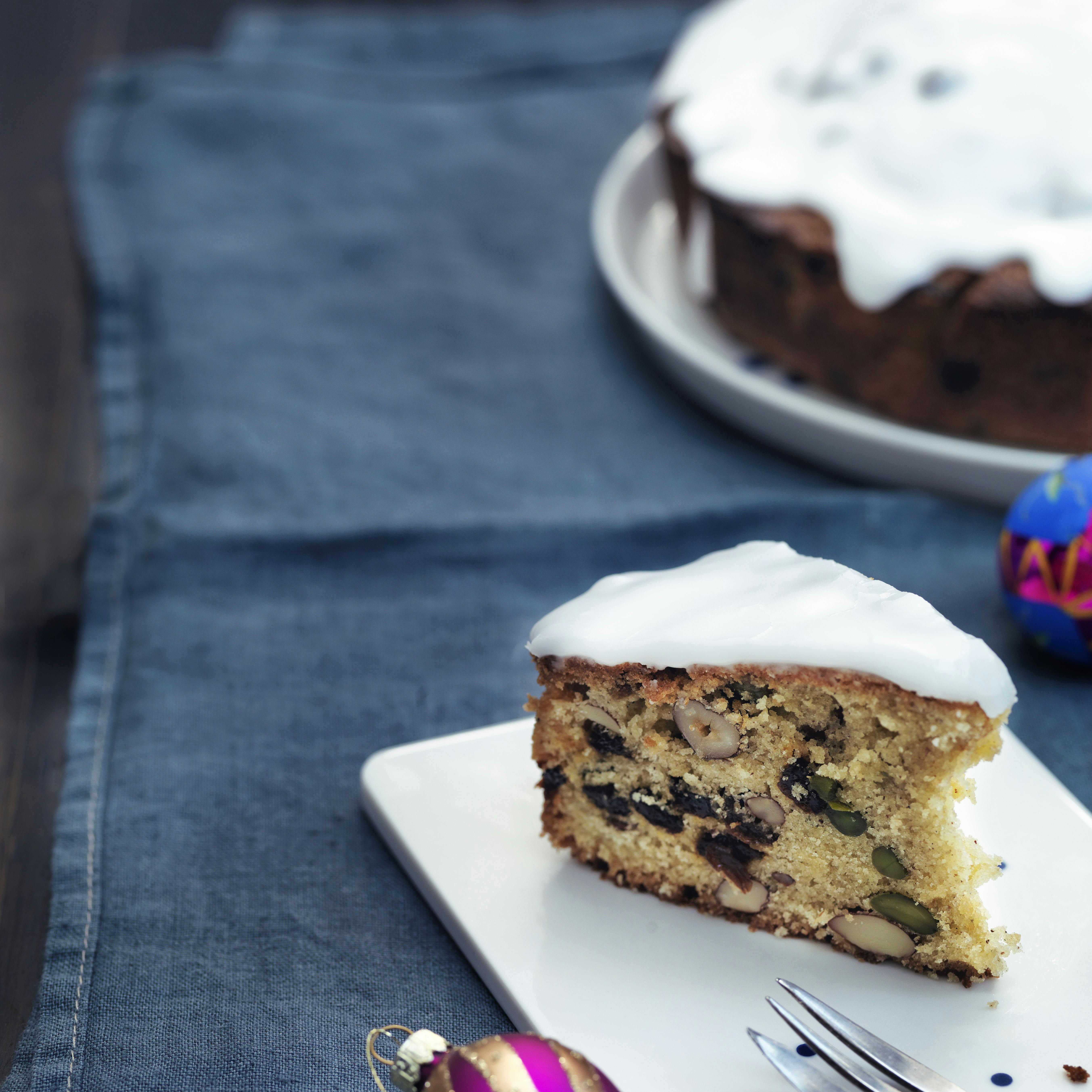 Julekage med tørret frugt og nødder