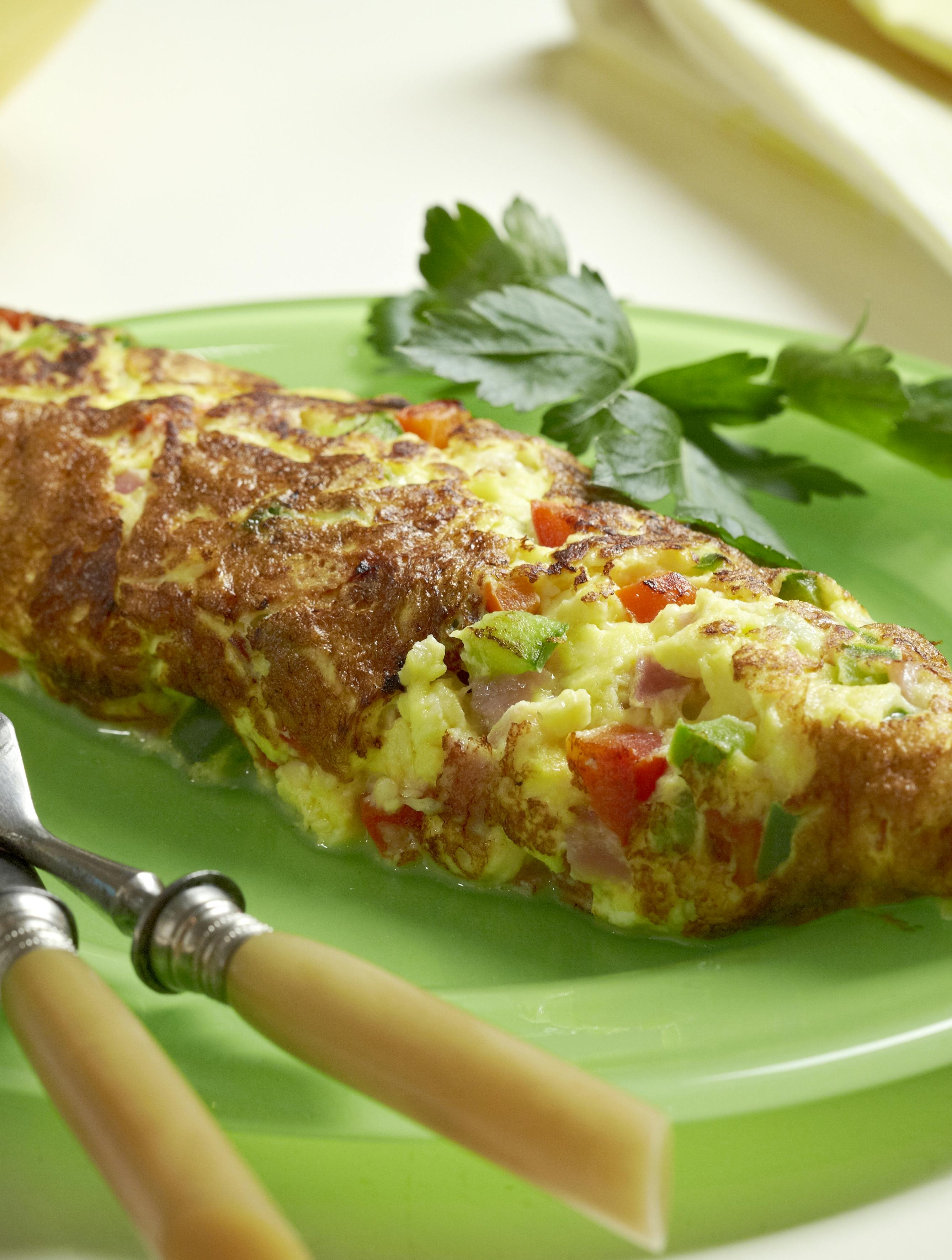 Omelet med peberfrugt og skinke