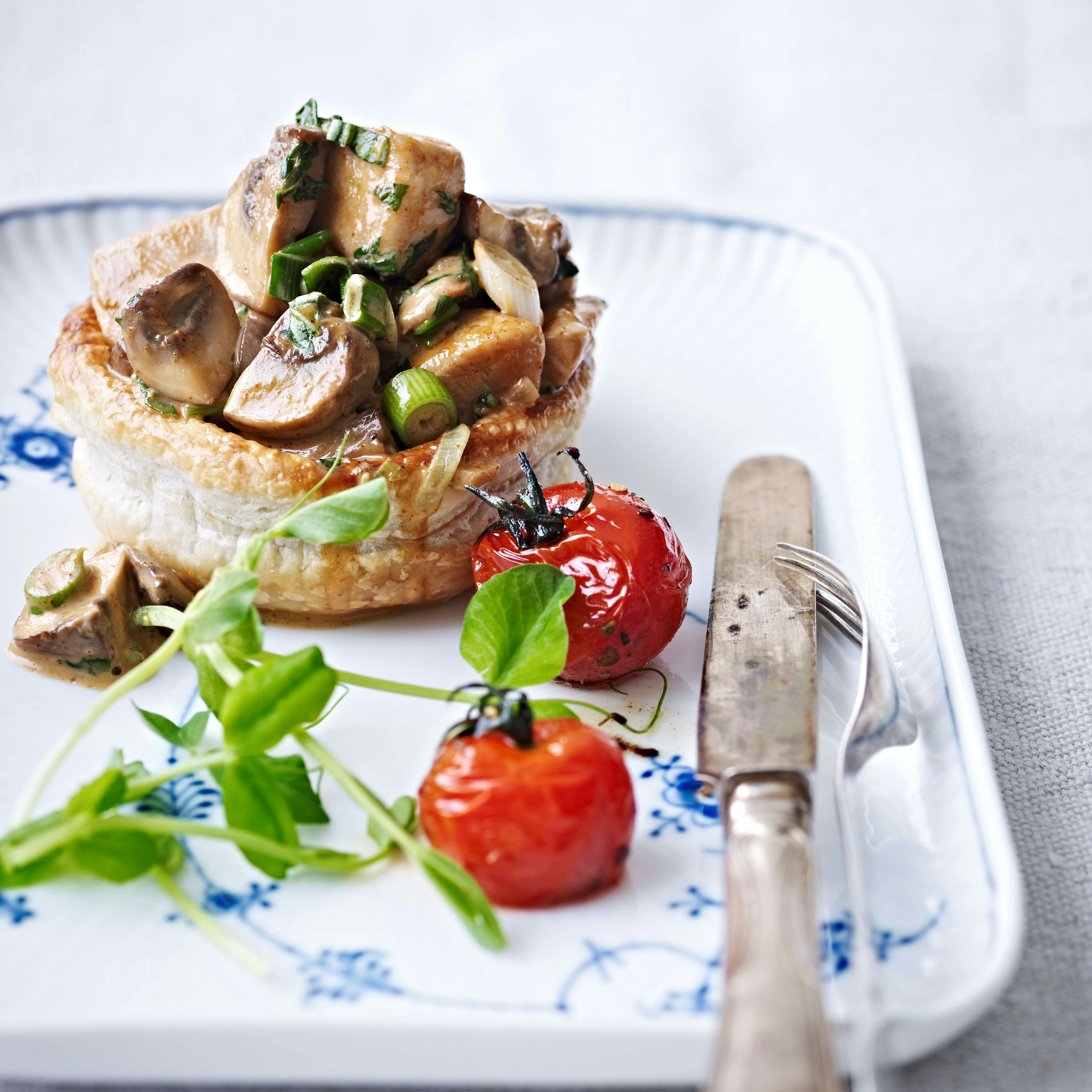 Butterdej med kylling og svampe