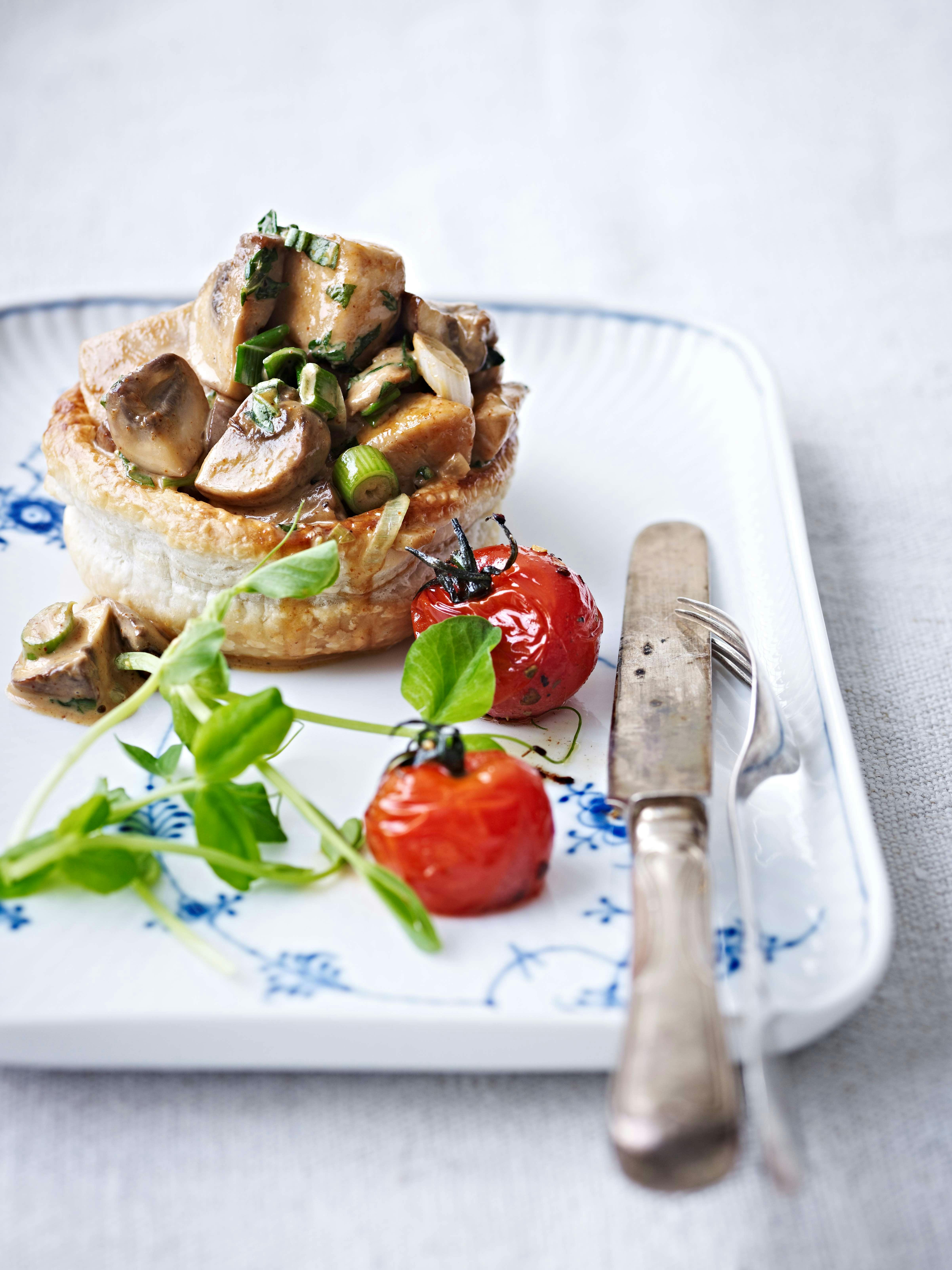 Butterdej med kylling og svampe