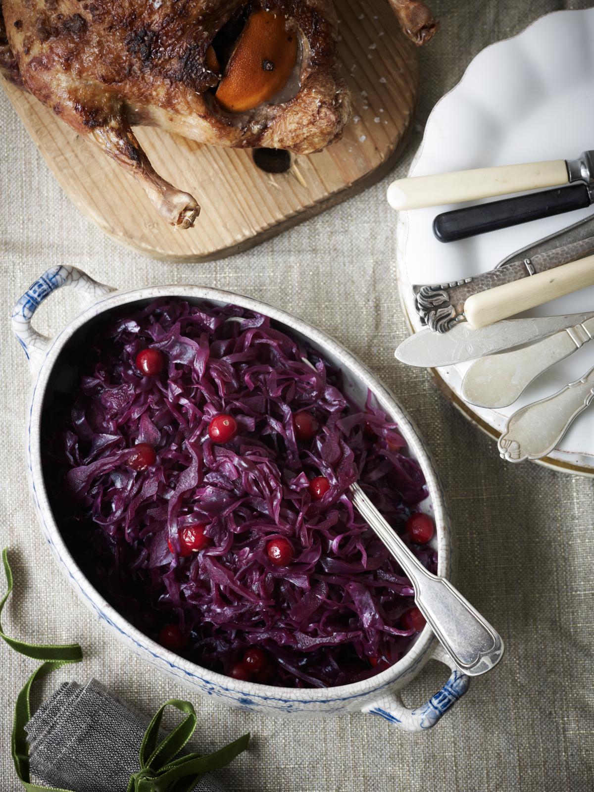 Lækker rødkål til anden. Find opskriften her!