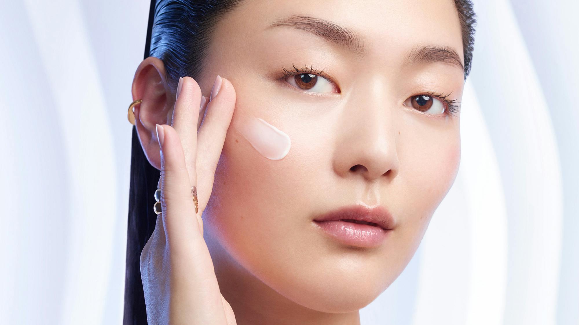 Guide: Hvilket serum passer til dig og din hudtype?