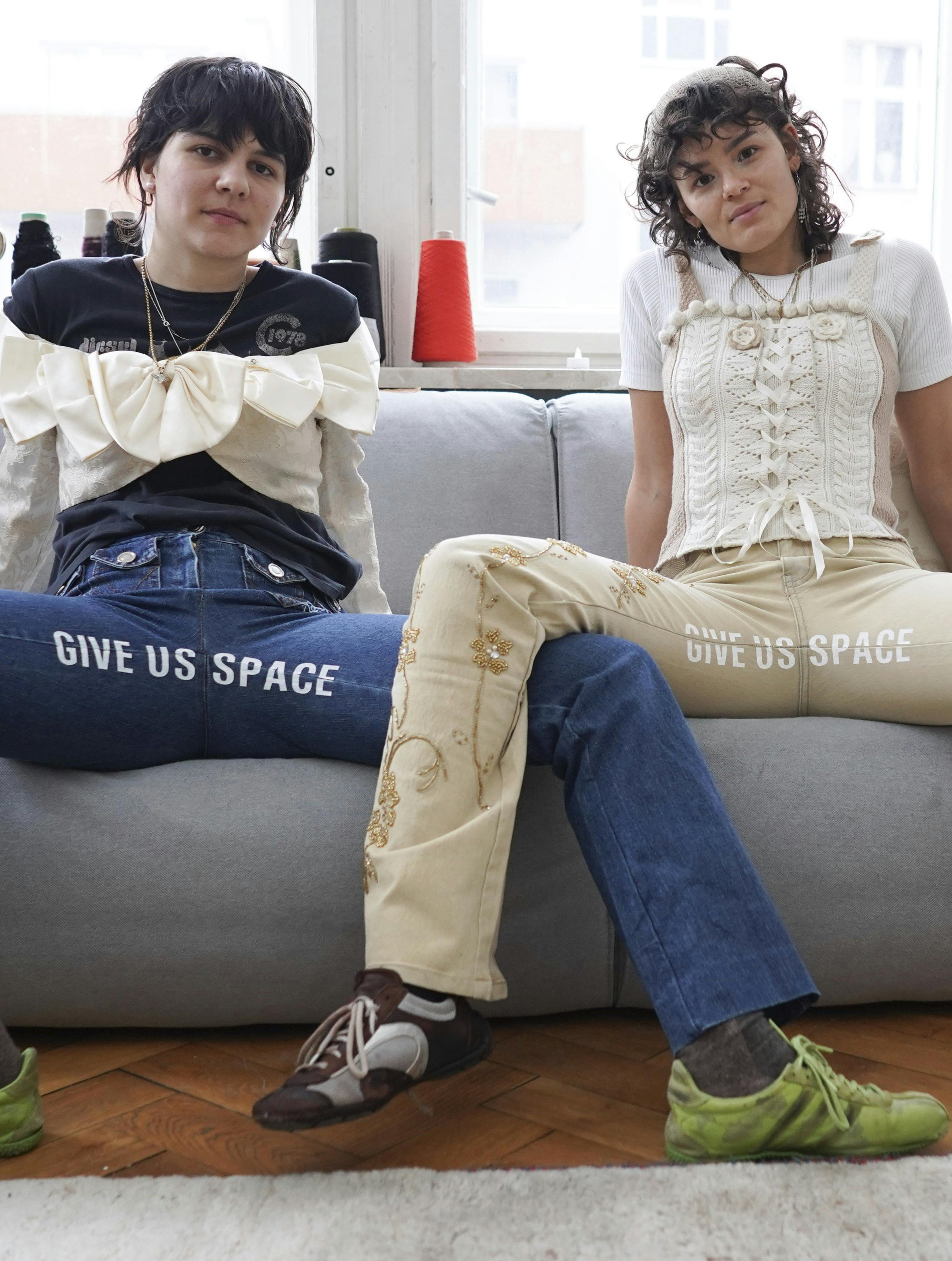 man-spreading