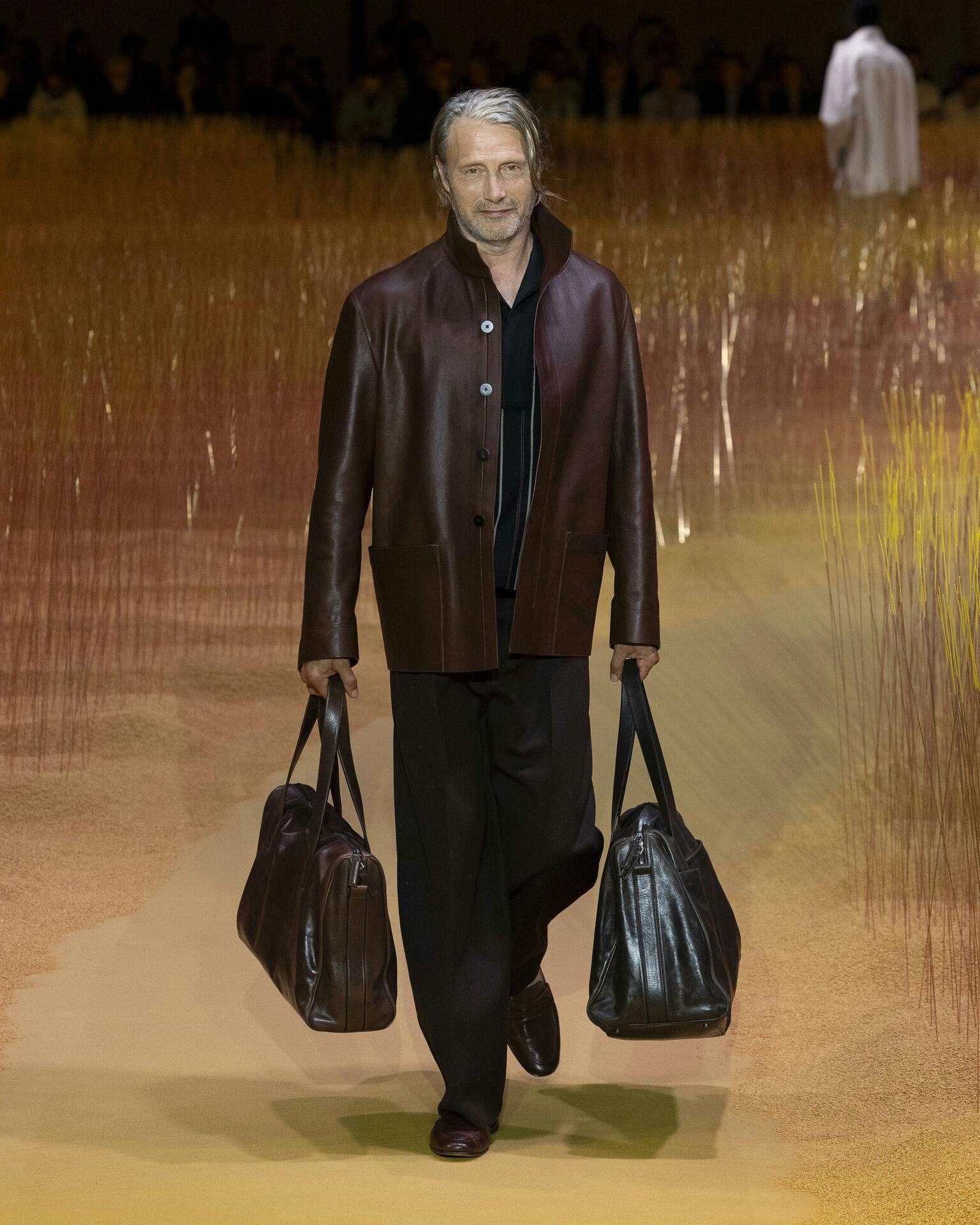 Mads Mikkelsen at ZEGNA Spring/Summer 2025 Runway during Milan Fashion Week Menswear on June 2024 - Milan, Italy 17/06/2024 Photo by: Ik Aldama/picture-alliance/dpa/AP Images