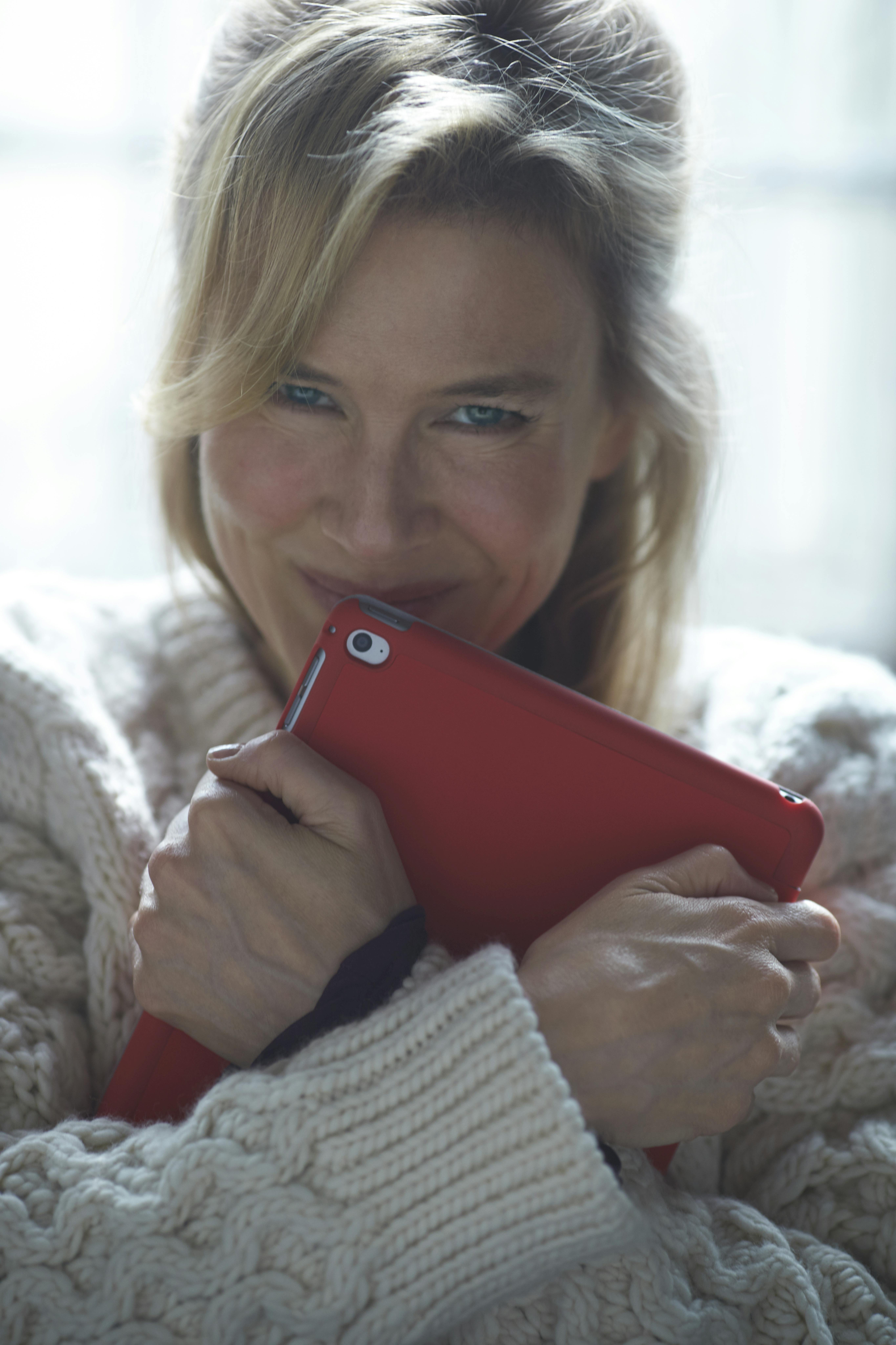 https://imgix.femina.dk/2024-08-09/Bridget-Jones_A_BJ1795-03-%281%29.jpg