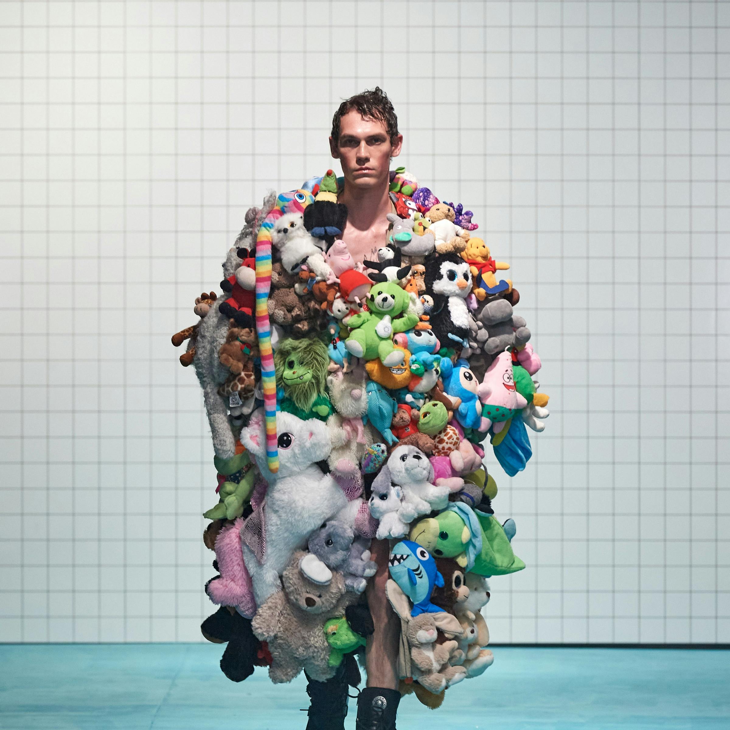 https://imgix.femina.dk/2024-08-13/SS25-Copenhagen-Fashion-Week-di-vision-Runway-4x5-James-Cochrane-13-%281%29.jpg
