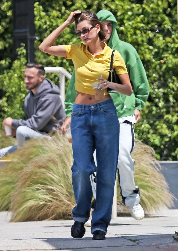 https://imgix.femina.dk/2024-09-06/hailey-wide-jeans.jpg