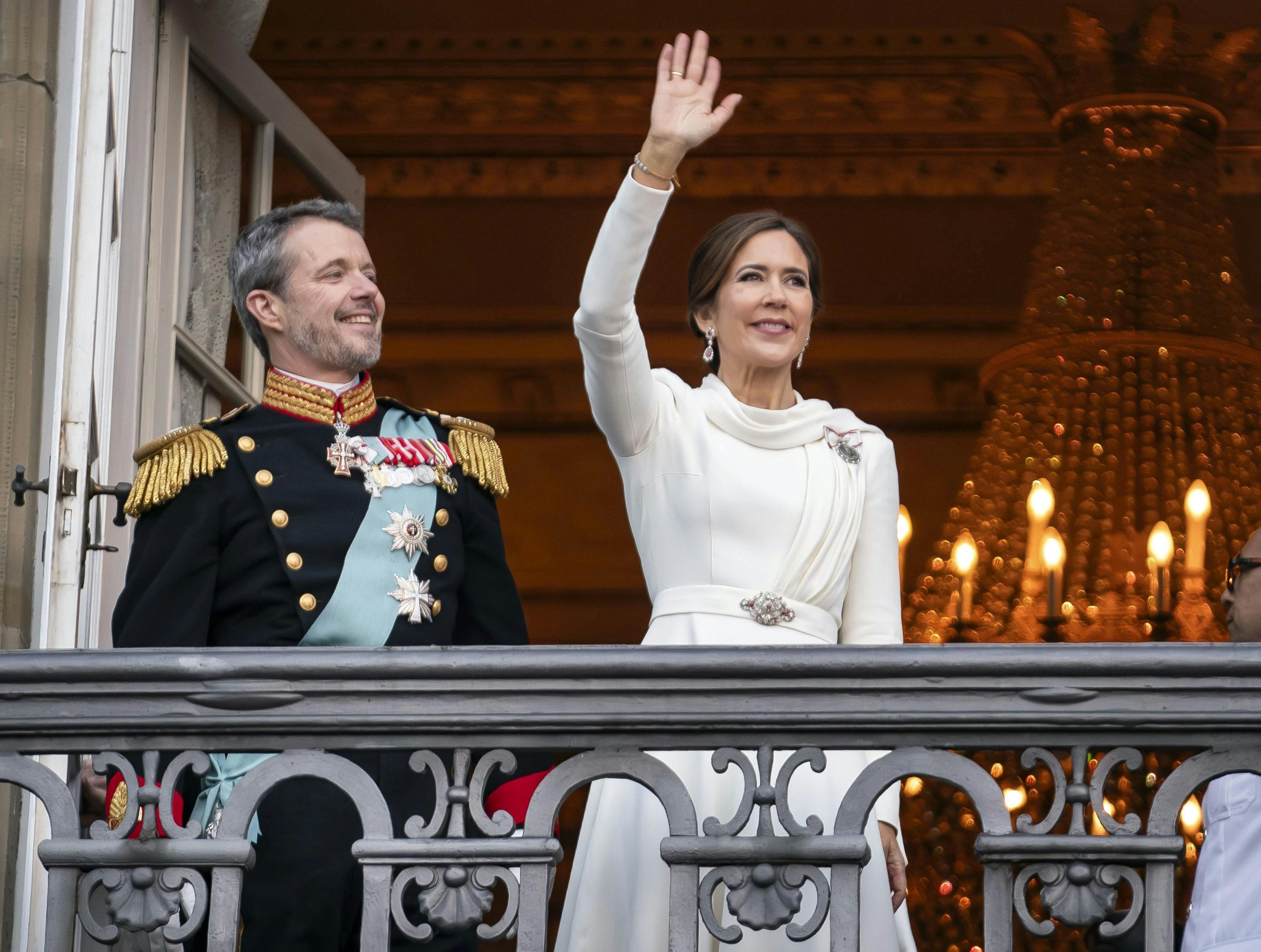 Proklamation af H.M. Kong Frederik 10. sammen med H.M. Dronning Mary