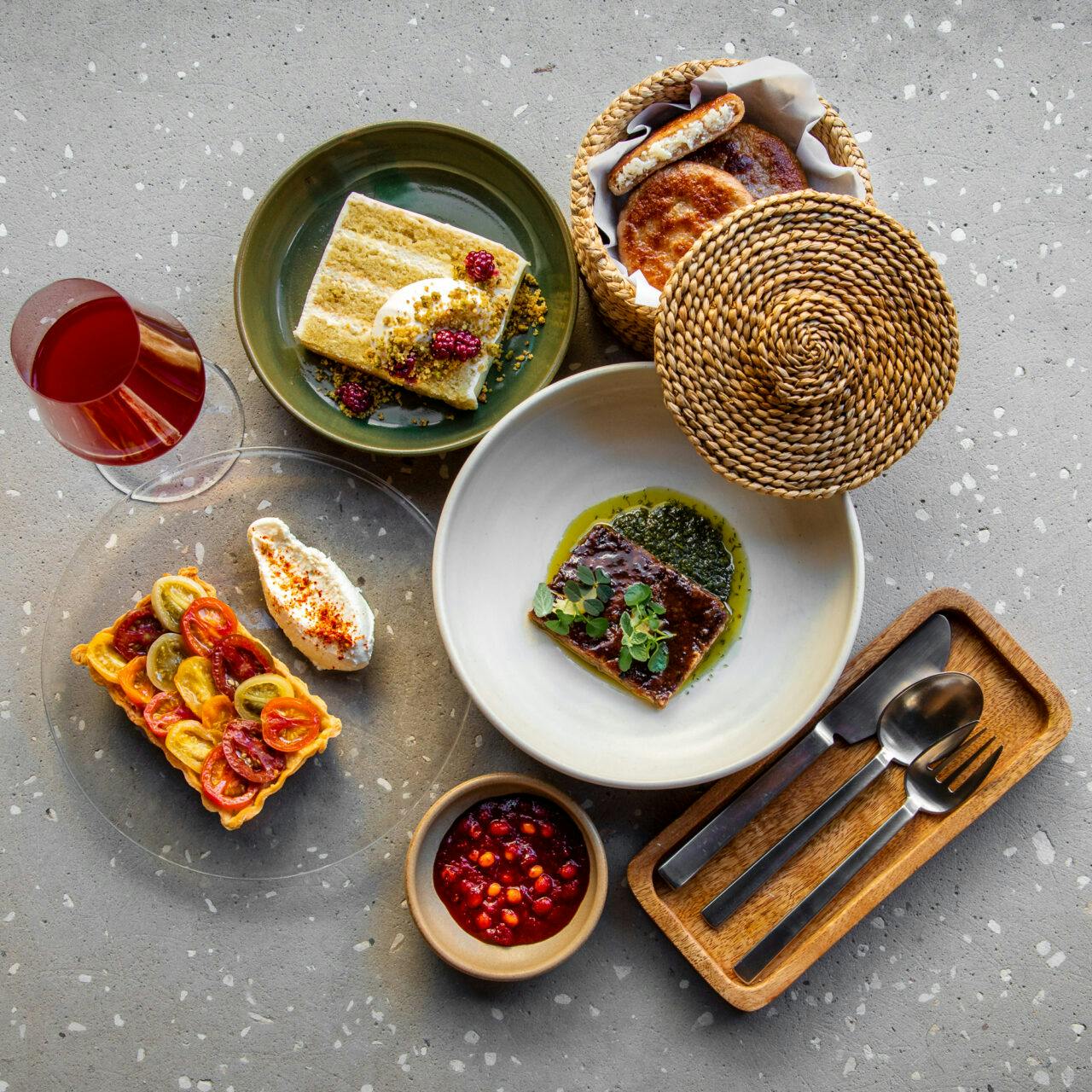 https://imgix.femina.dk/2024-09-27/BarVitrine_CPH_082024-41-1920x1280.jpg