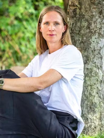 Skulle lære at tale om døden: Julie mistede sin lille søn