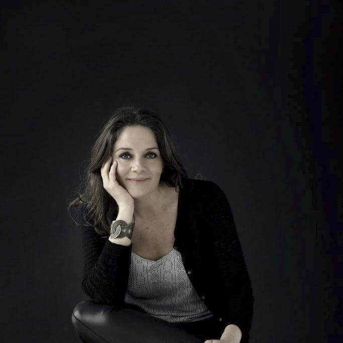 https://imgix.femina.dk/2024-10-31/Kathrine_Axholm_Portraet-6501-683x1024.jpg