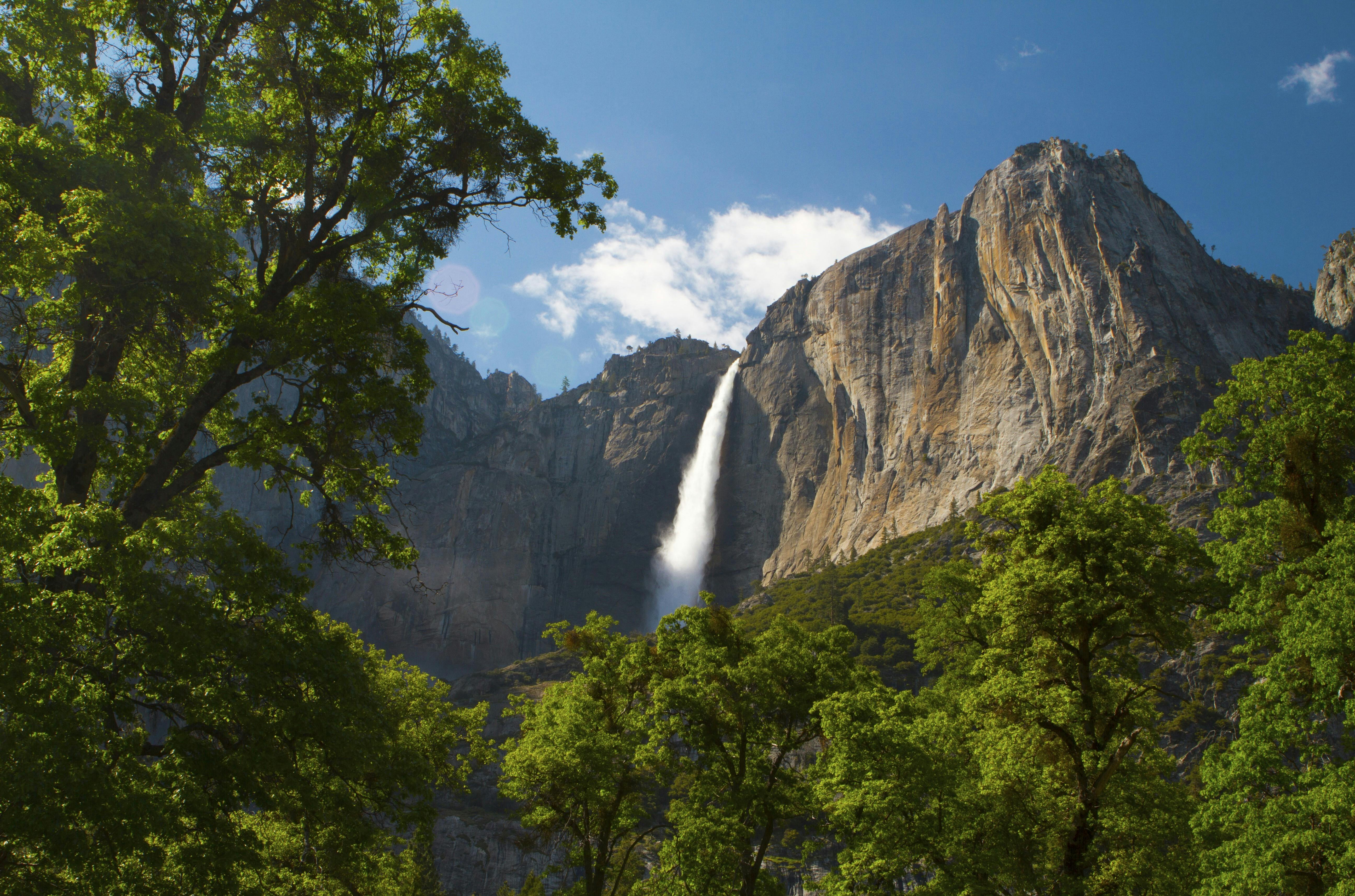 https://imgix.femina.dk/2024-10-31/acp-Yosemite-Yosemite-Falls.jpg