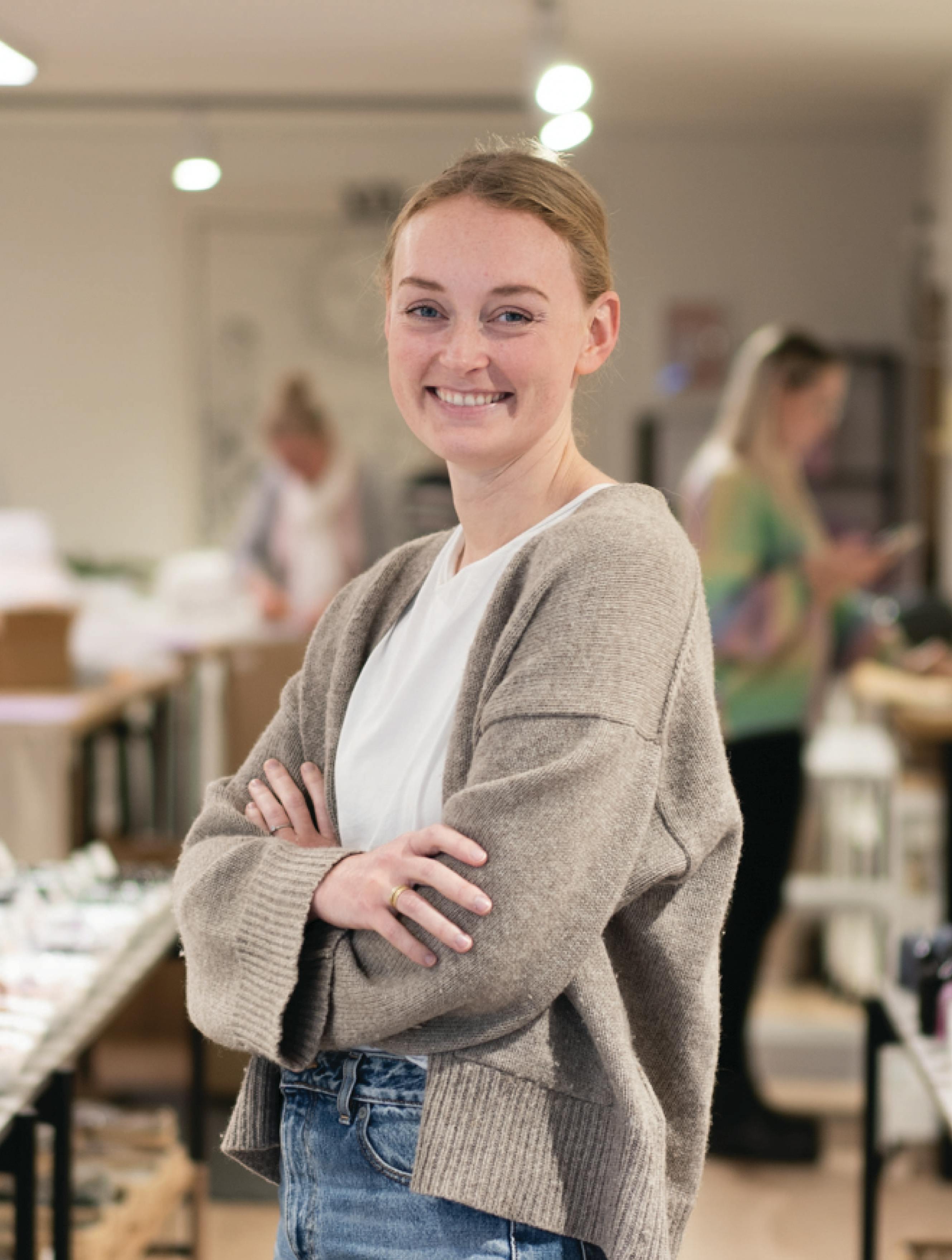 Ditte Kreuz i sin butik, der sælger krystaller