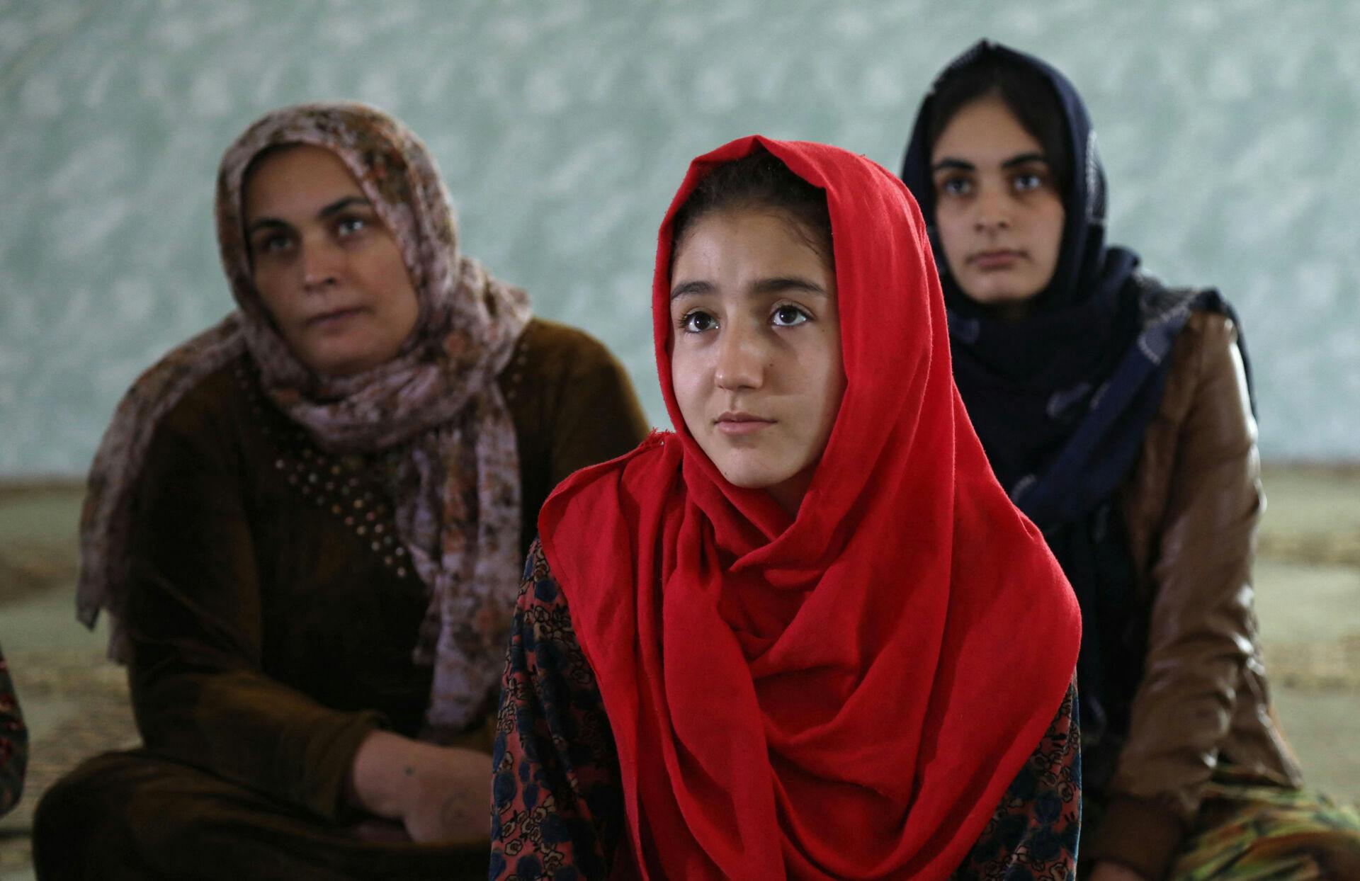 Women and young girl Iraqi 