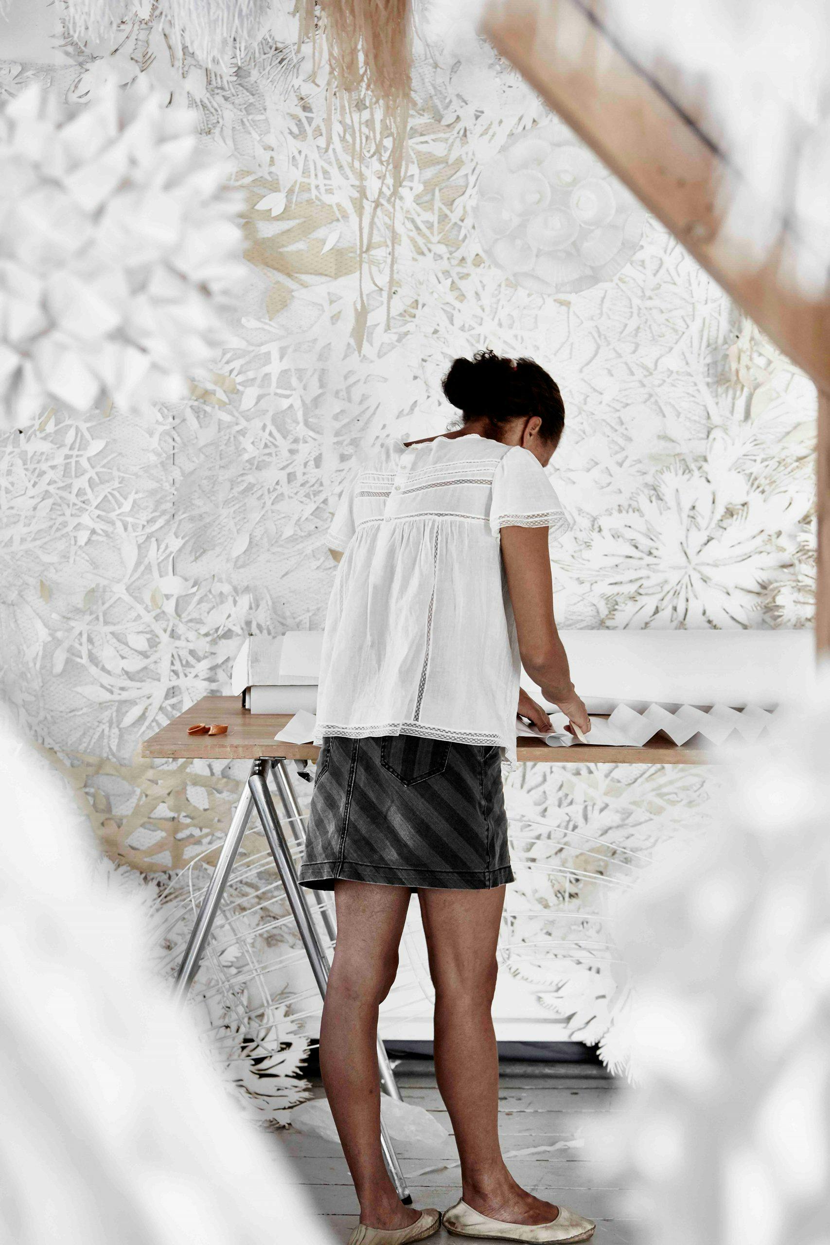 https://imgix.femina.dk/2024-11-15/Royal_Copenhagen_Christmas_Tables_2024_Veronica_Hodges_300dpi-scaled.jpg