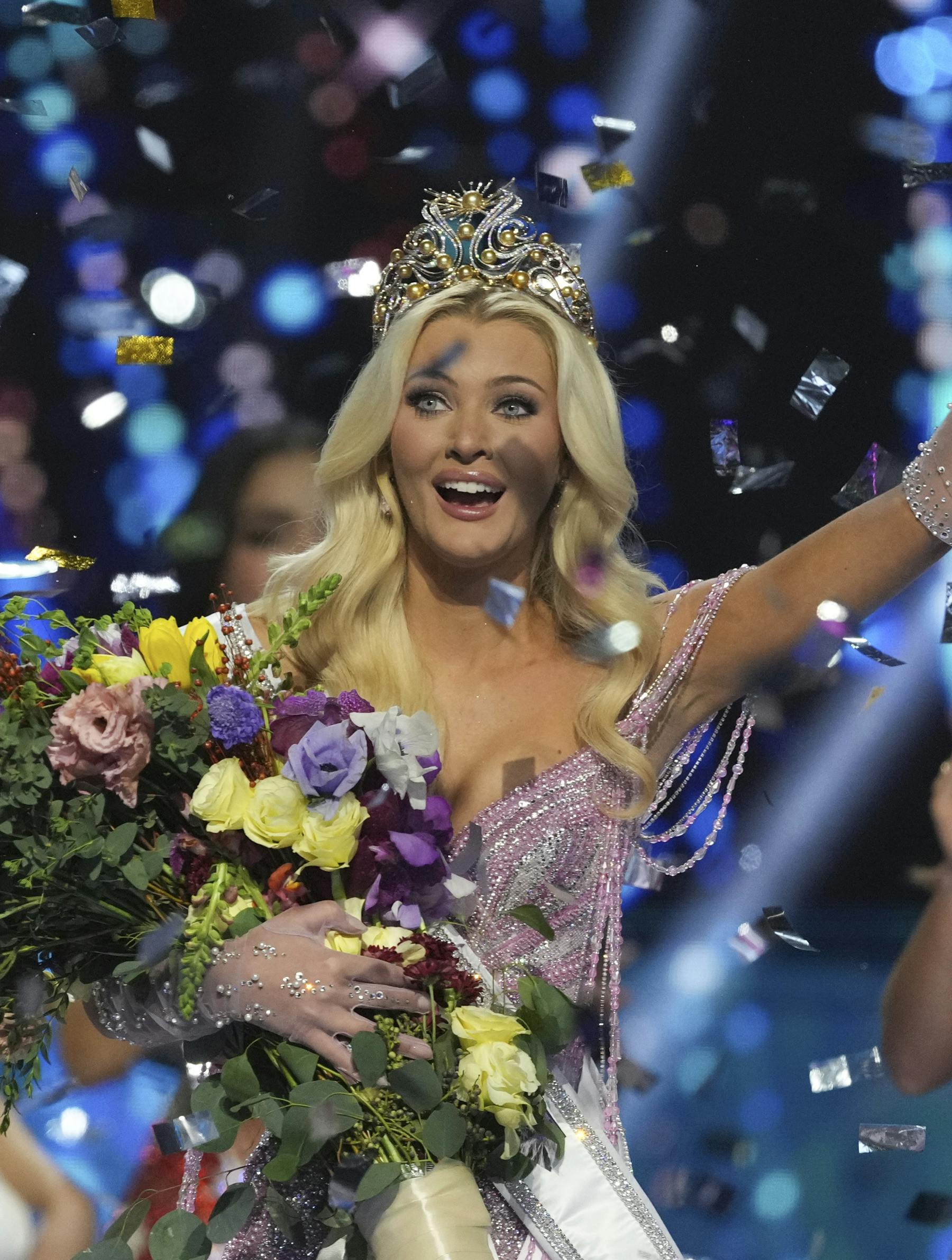 Miss Denmark Victoria Kjær Theilvig waves after winning the 73rd Miss Universe Beauty Pageant in Mexico City, Saturday, Nov. 16, 2024. (AP Photo/Fernando Llano)