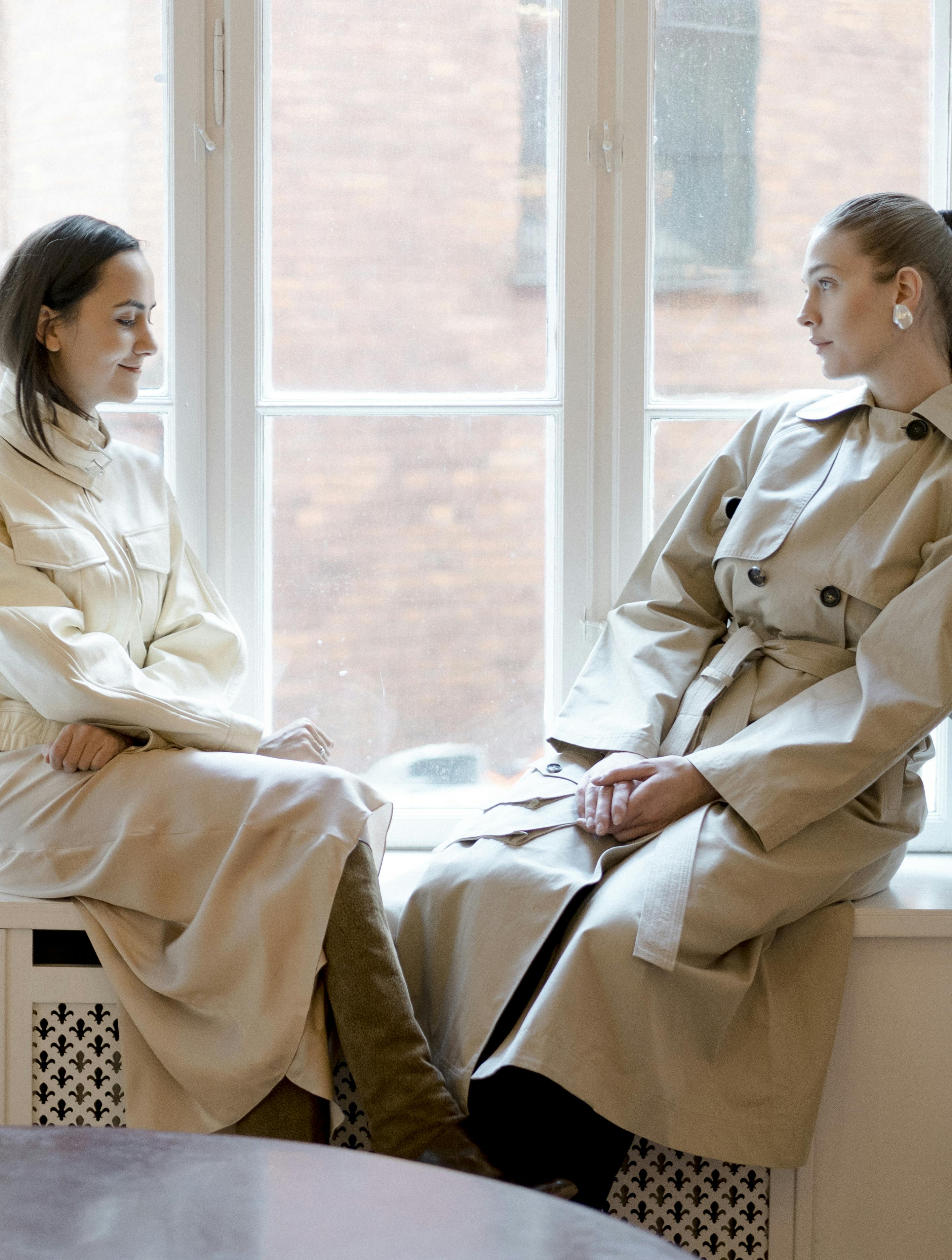 Barbara Potts (tv.) og Cathrine Saks, der står bag det verdenskendte tøjmærke Saks Potts. Fotograferet til Talent 100 i deres pop-up butik på Gothersgade 30.