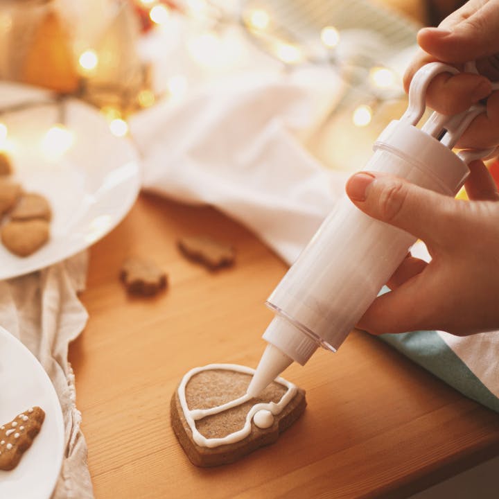 https://imgix.femina.dk/2024-12-04/Copy-of-Hvad-jeg-ved-om-kaerlighed---headerfoto-%287%29.png