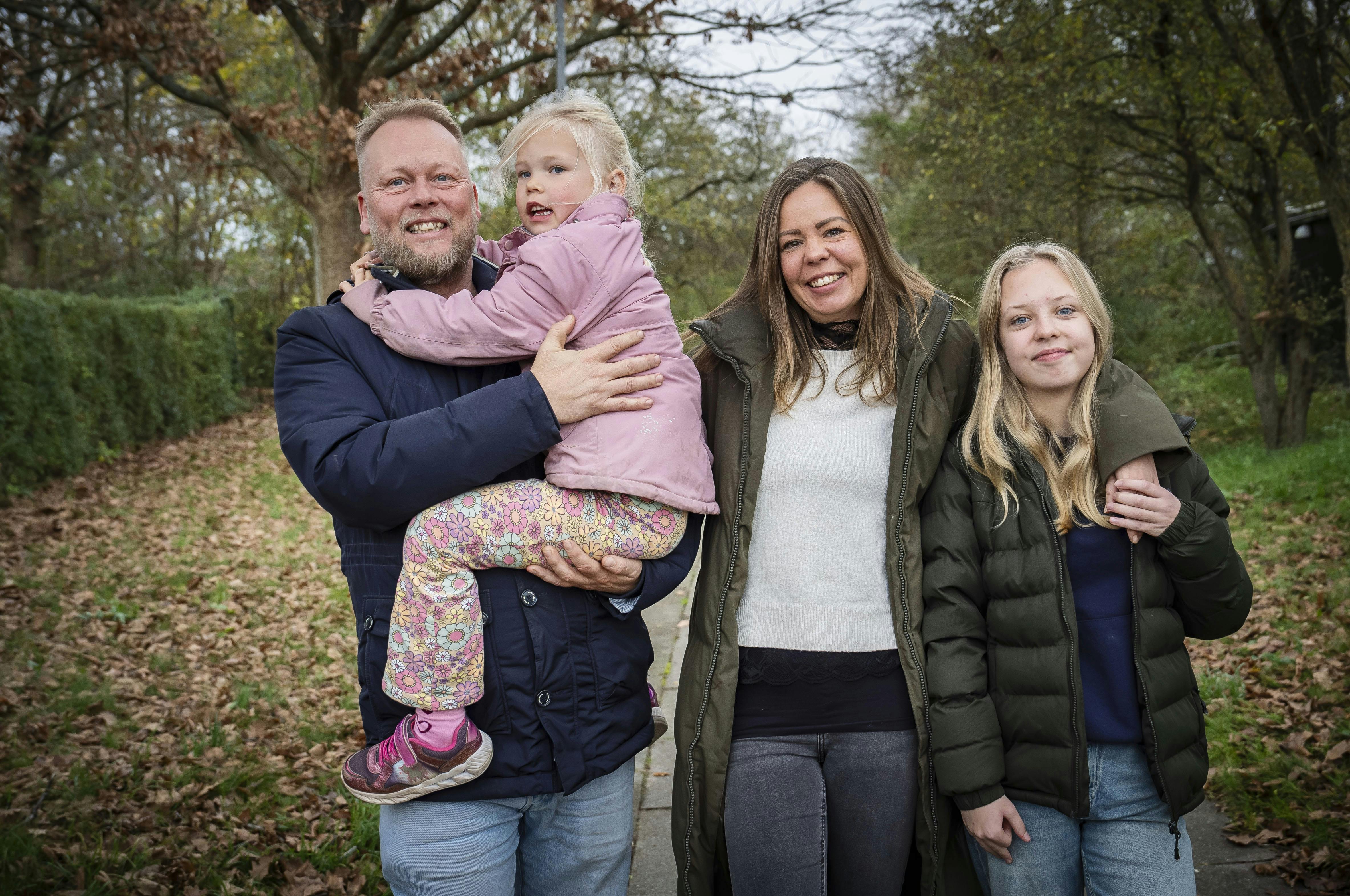 OPGAVE: Sabrina fik sin datter hjem. Interview med Sabrina Broholm JensenSTED: Thulevej 9, 6715 Esbjerg NJOURNALIST: Nina SommerFOTOGRAF: © Hanne Juul/ Aller Foto & VideoDATO: 20241107