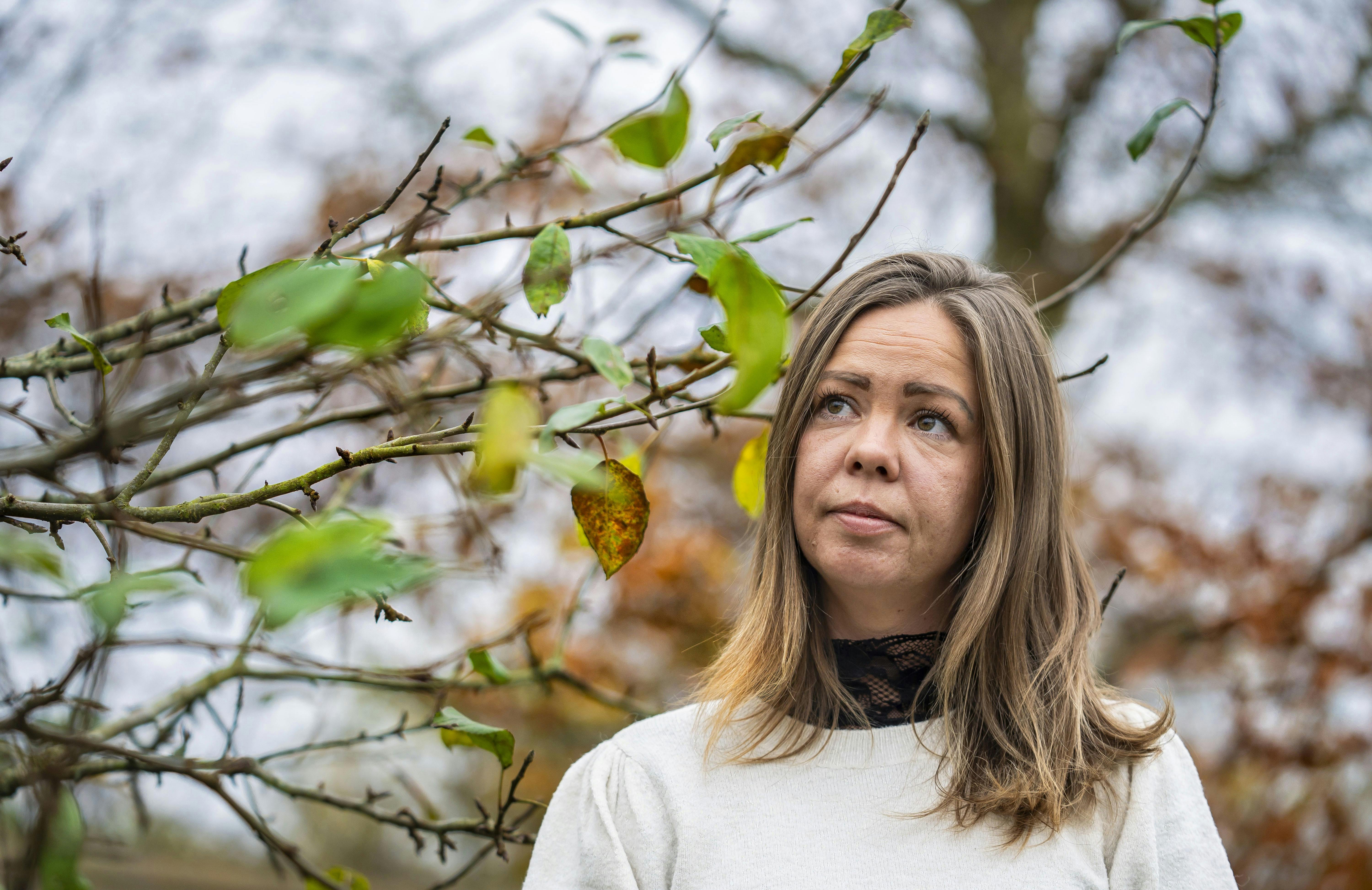 OPGAVE: Sabrina fik sin datter hjem. Interview med Sabrina Broholm JensenSTED: Thulevej 9, 6715 Esbjerg NJOURNALIST: Nina SommerFOTOGRAF: © Hanne Juul/ Aller Foto & VideoDATO: 20241107