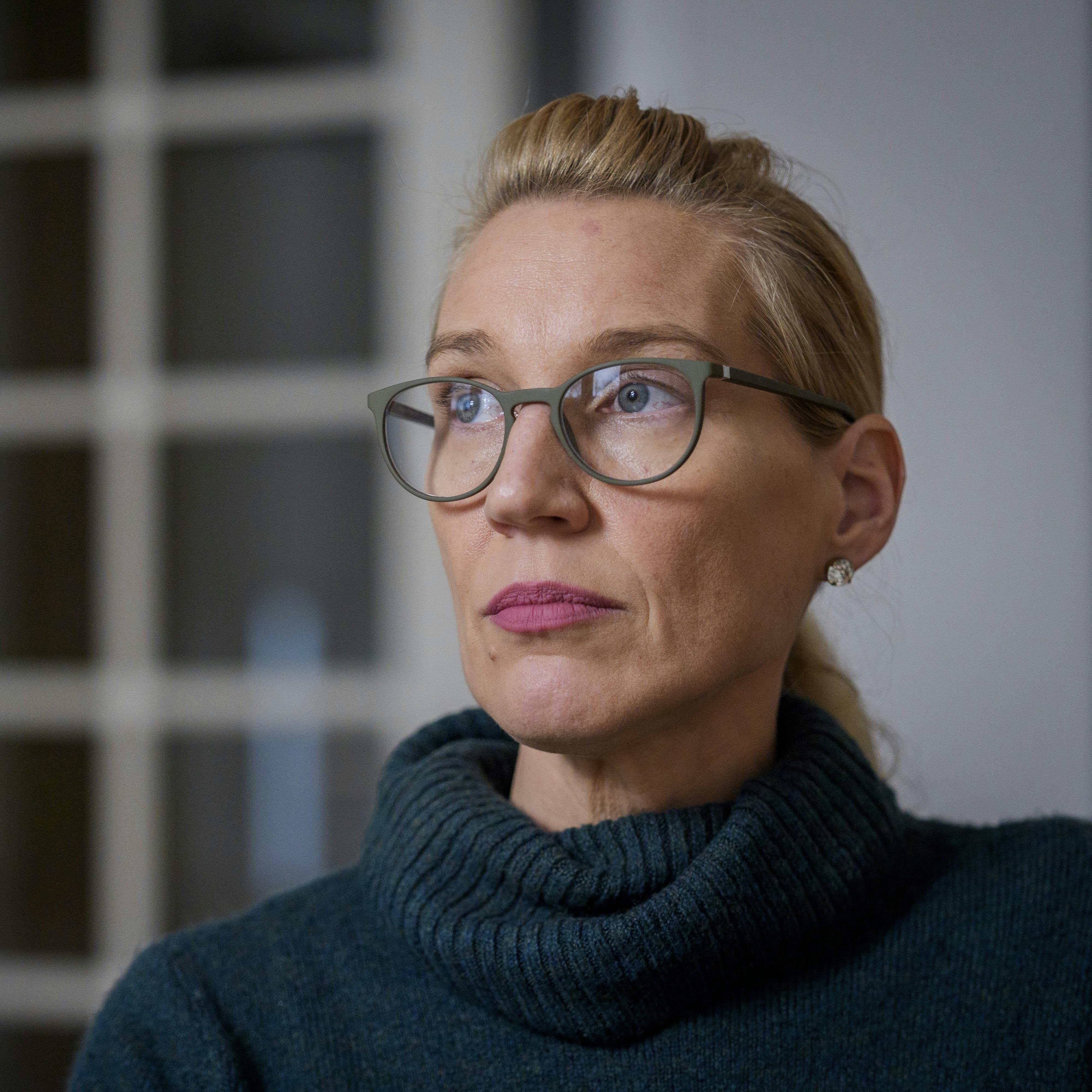https://imgix.femina.dk/2025-01-07/20241111-Camilla-Aron-Chris-UH-02_1SL2895.jpg