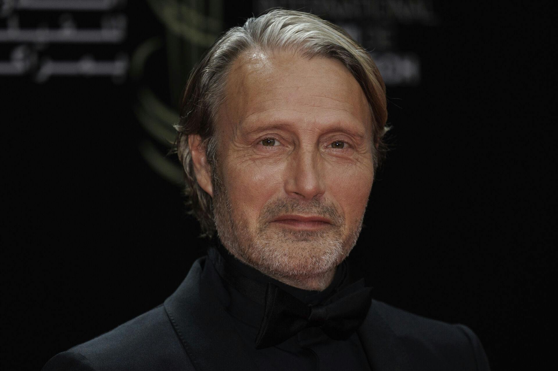 mads mikkelsen modeuge milano