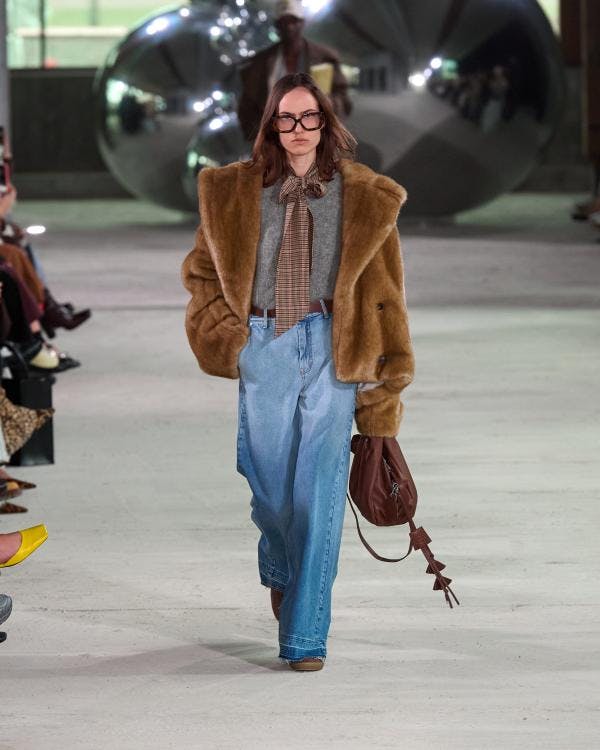 https://imgix.femina.dk/2025-01-31/AW25-Copenhagen-Fashion-Week-Munthe-Runway-4x5-James-Cochrane-1.jpg