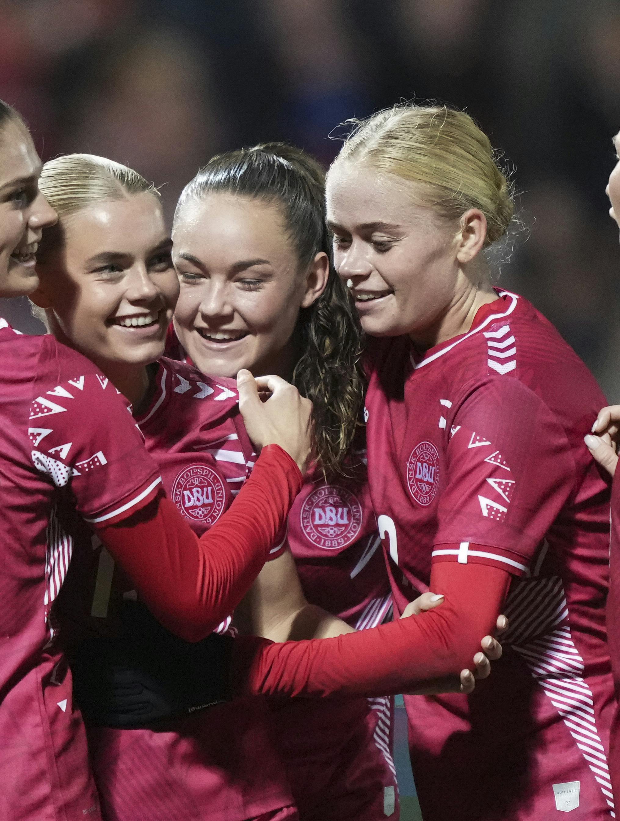 kvindelandsholdet scorer stor bonus