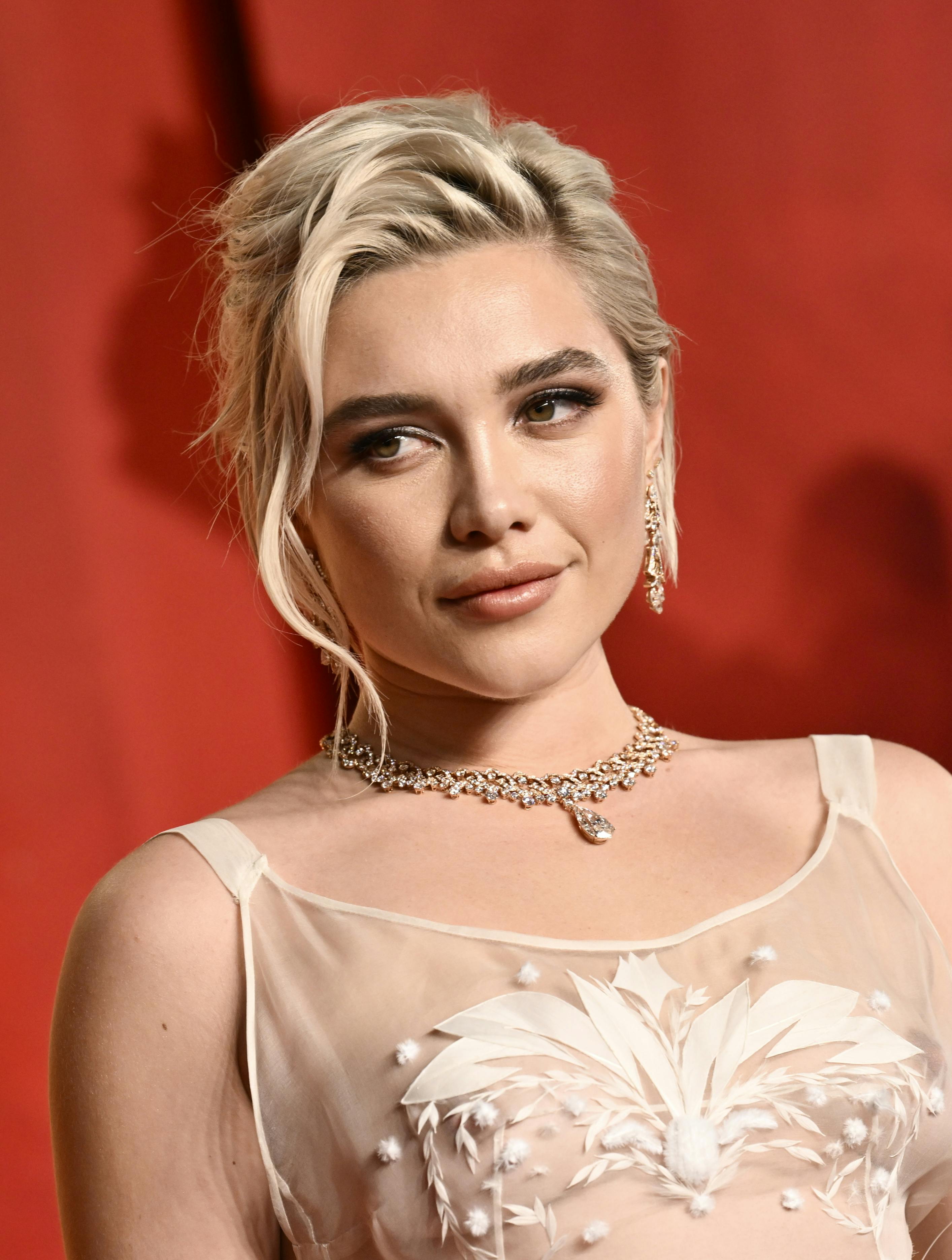 florence pugh mascara