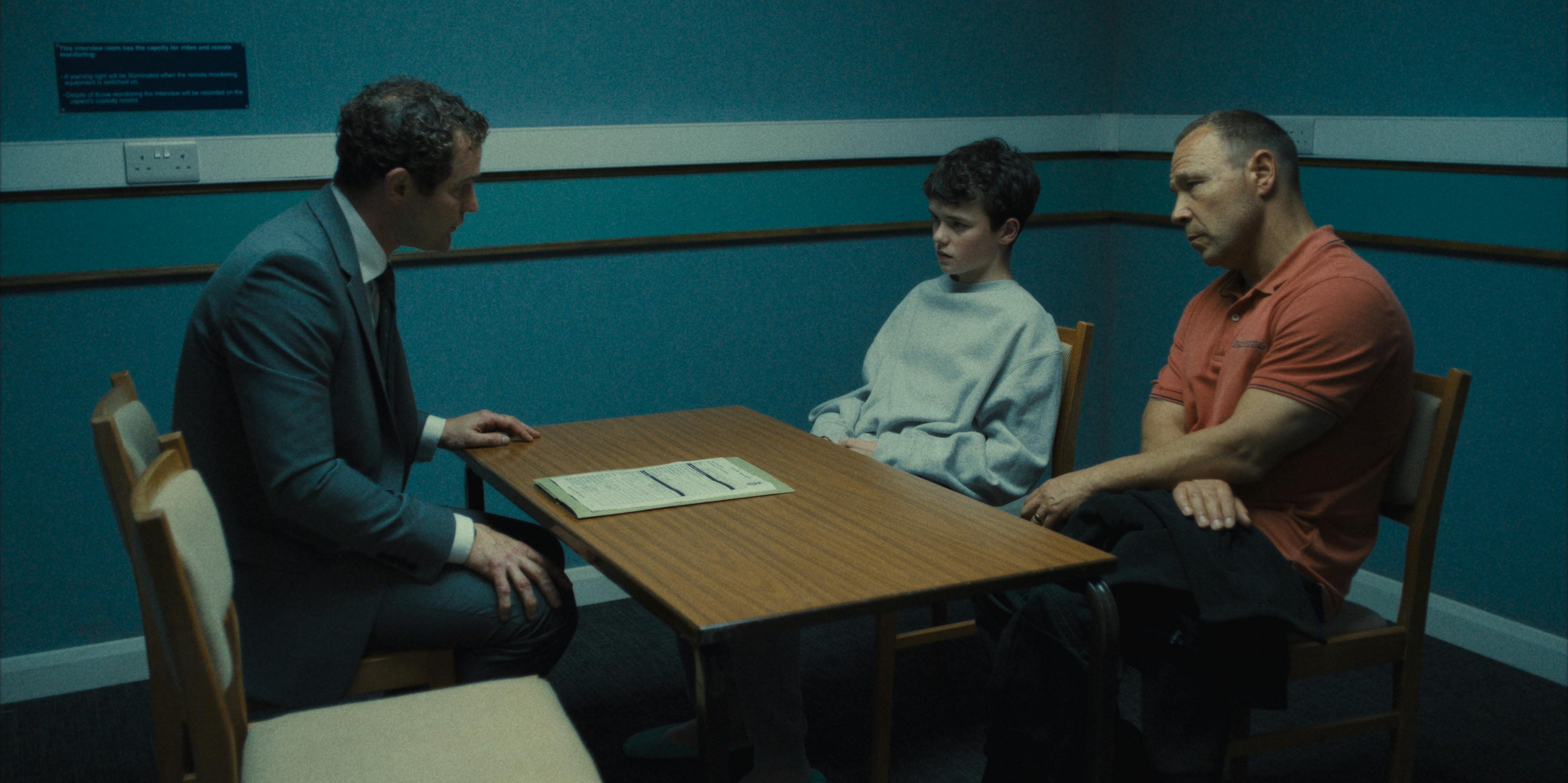 Mark Stanley, Owen Cooper og Stephen Graham i 'Adolescence'