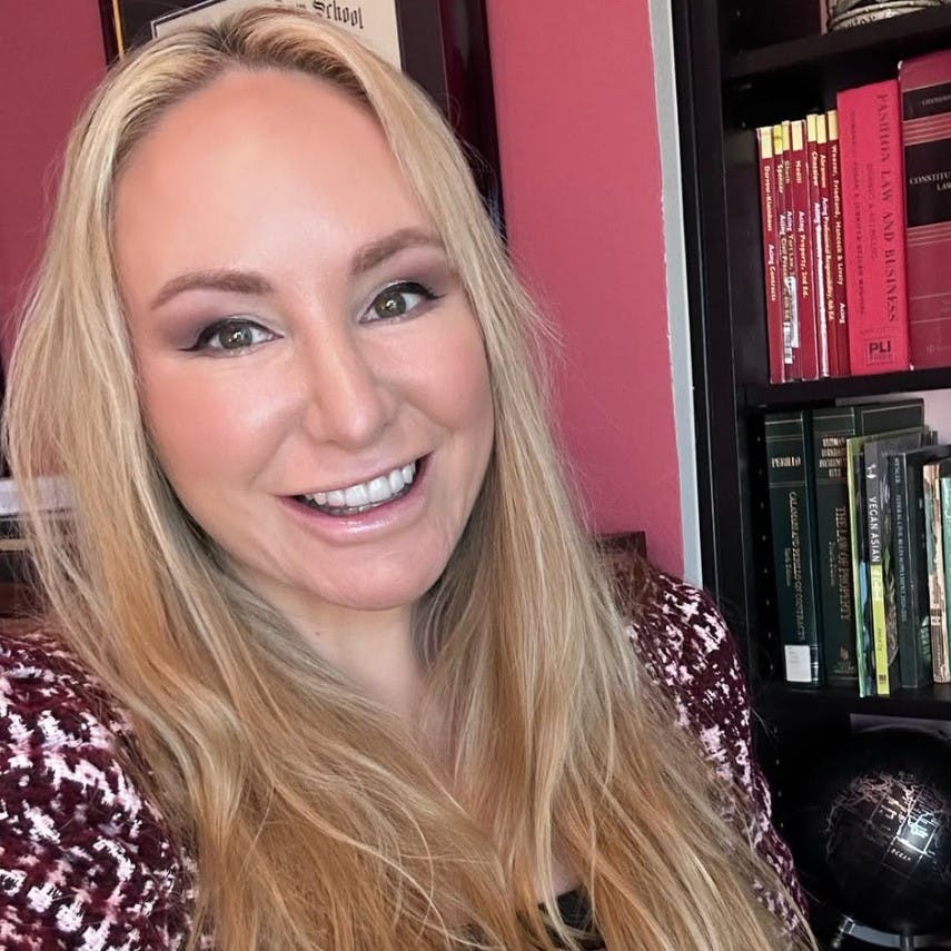 https://imgix.femina.dk/2025-04-04/jenna.jpg