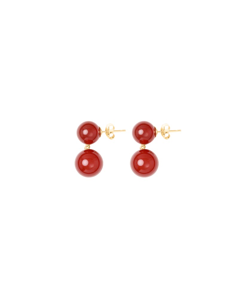 https://imgix.femina.dk/2025-04-13/LIE-JEWELRY_HANNAH_EARRINGS_RED-CARNELIAN.jpg