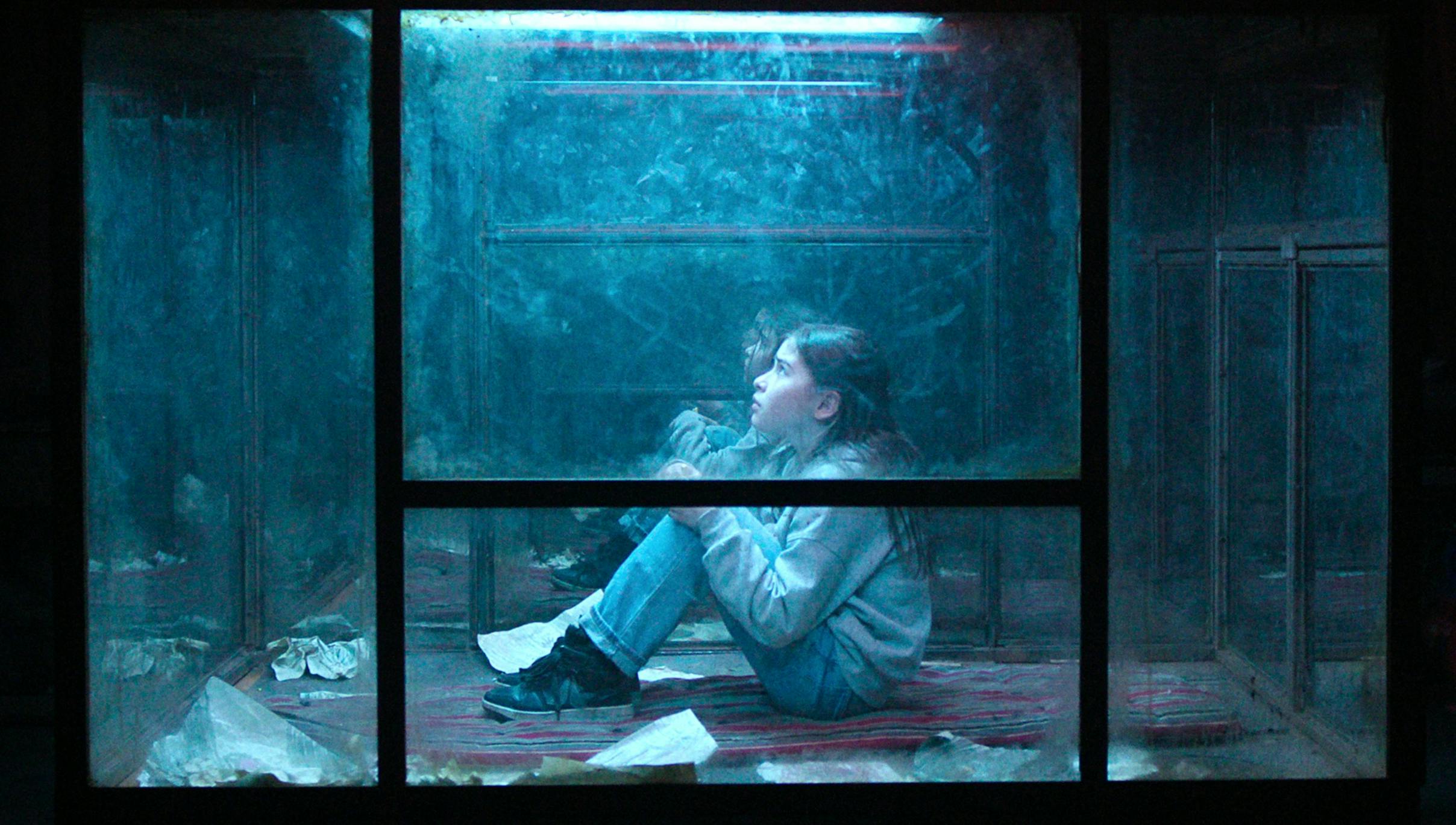 https://imgix.femina.dk/2025-04-22/The_Glass_Dome_u_S1_E1_00_06_42_12_Ragna-Jorming_Netflix.jpg