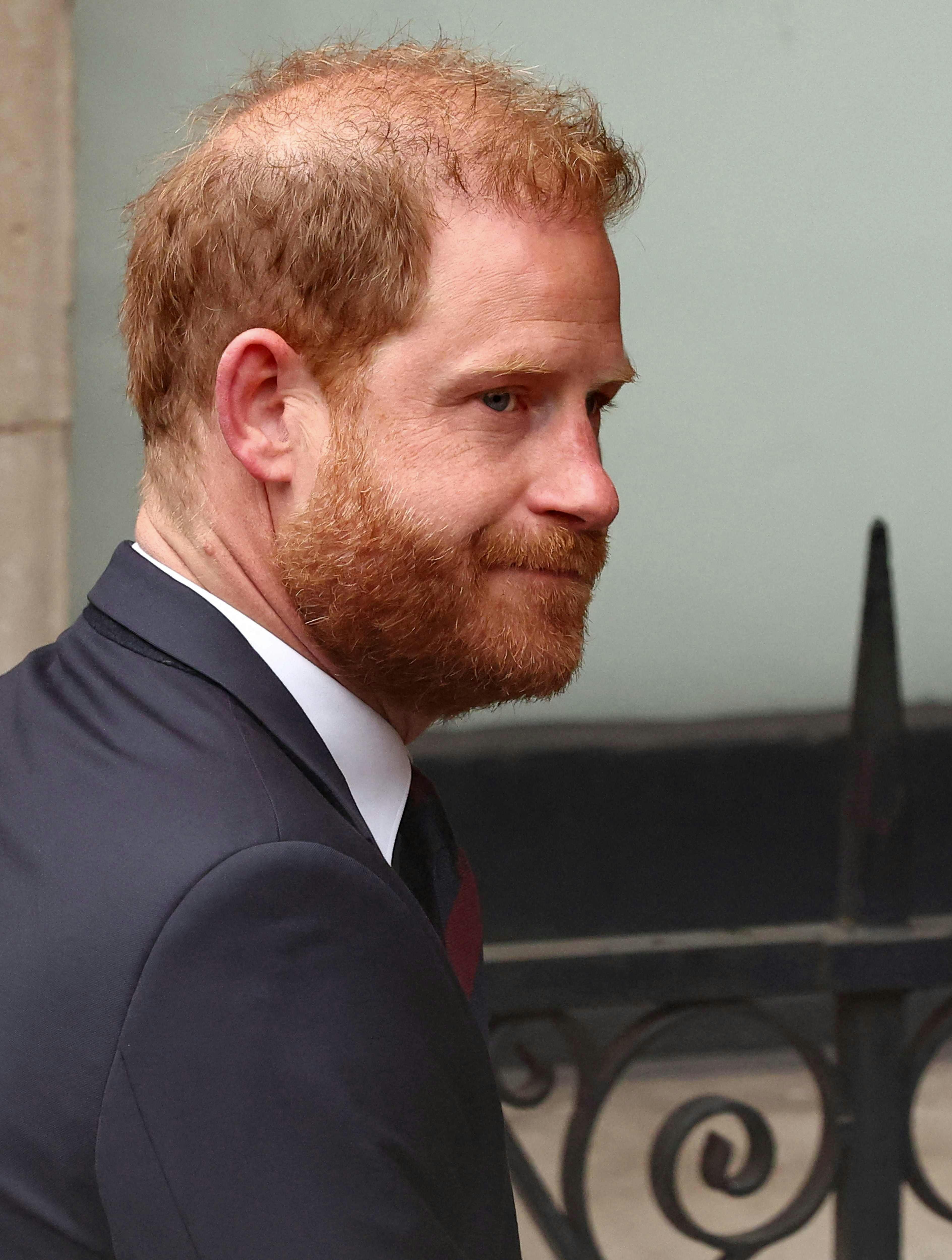 Prins Harry mener ikke, at han kan tage familien med til Storbritannien efter fredagens afgørelse.