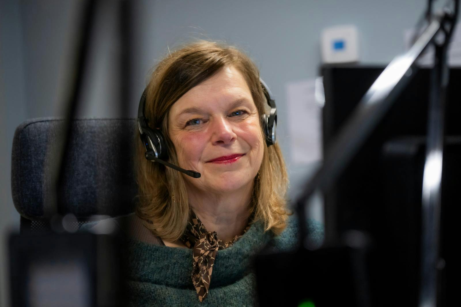 Helle Enghardt får også talt om sin egen sorg, når hun besvarer opkald fra andre, der har mistet en nær.