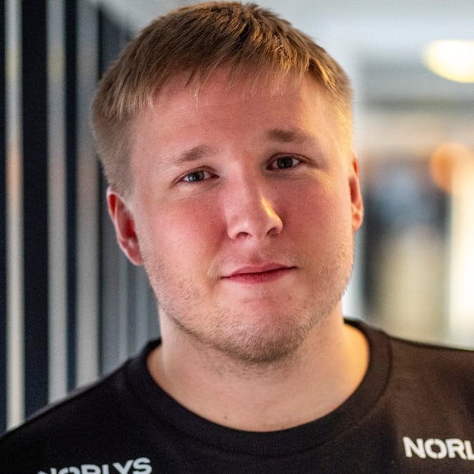https://imgix.femina.dk/2025-05-08/20250103-WEN---Emil-Nielsen-061-%281%29_top.jpg