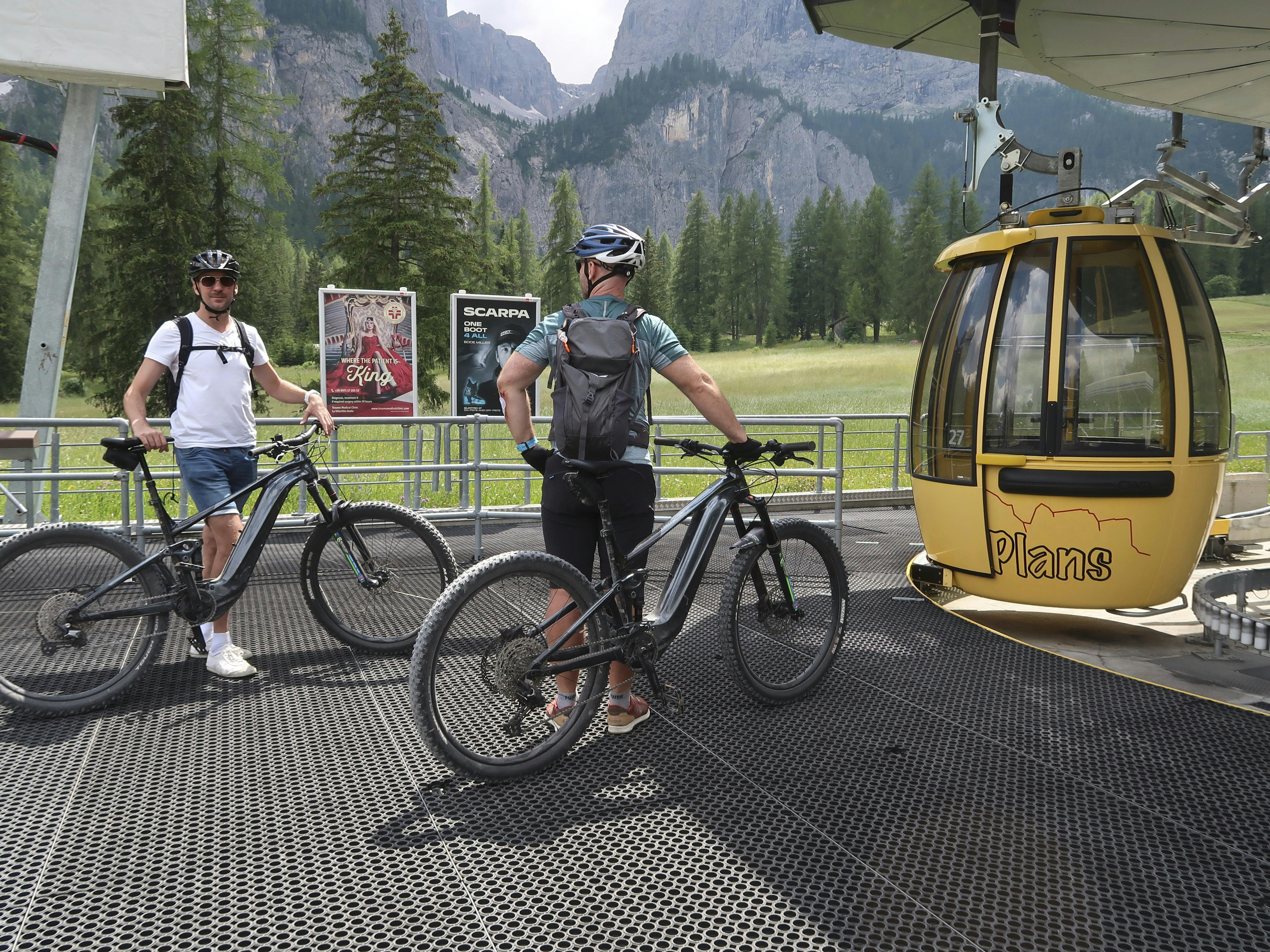 https://imgix.femina.dk/2025-05-08/Dolomitterne-lift-cykel-FOTO-Sara-Madsen.jpg