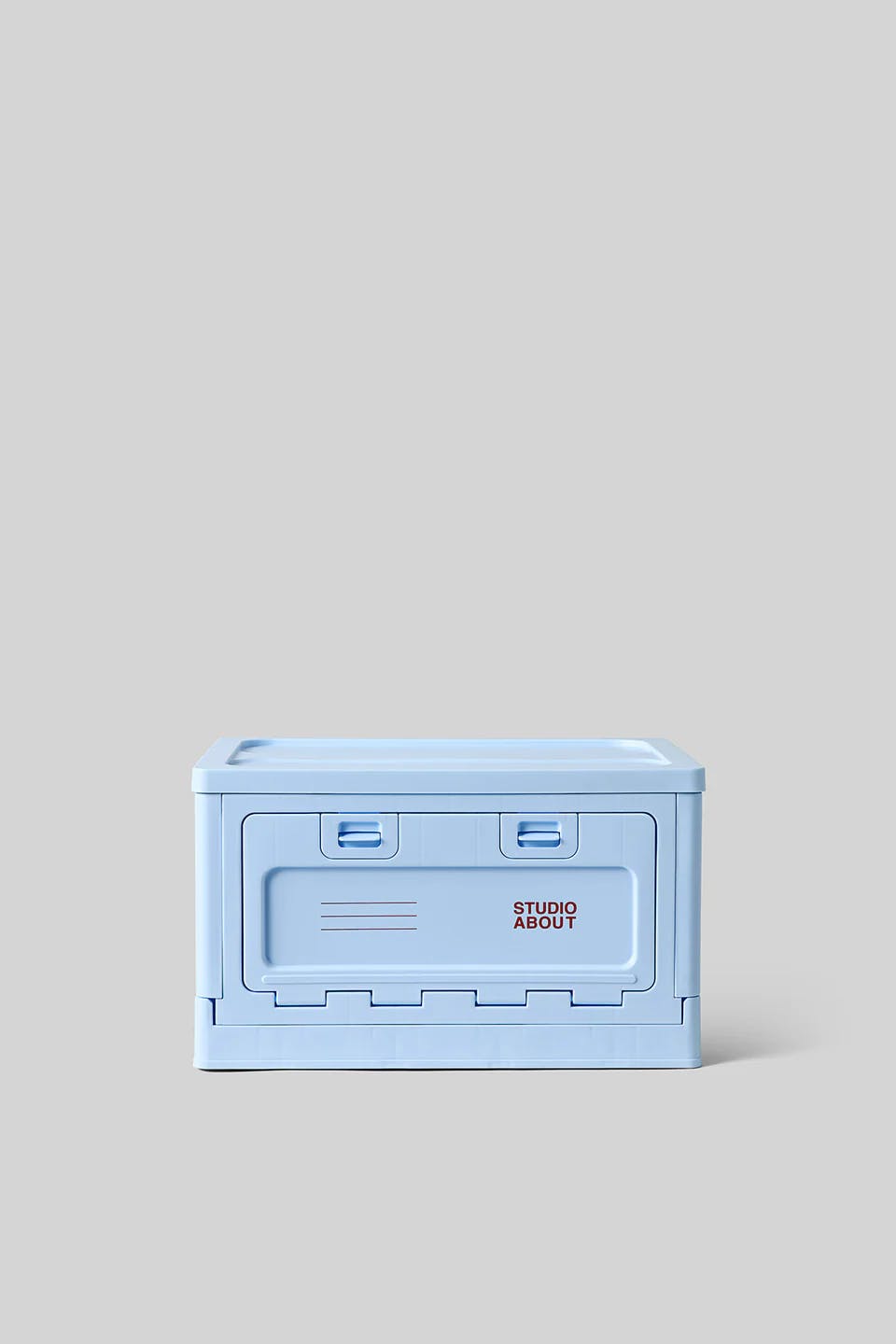 https://imgix.femina.dk/2025-05-09/box-blue-storage-small-studio-about_960x_crop_center.png