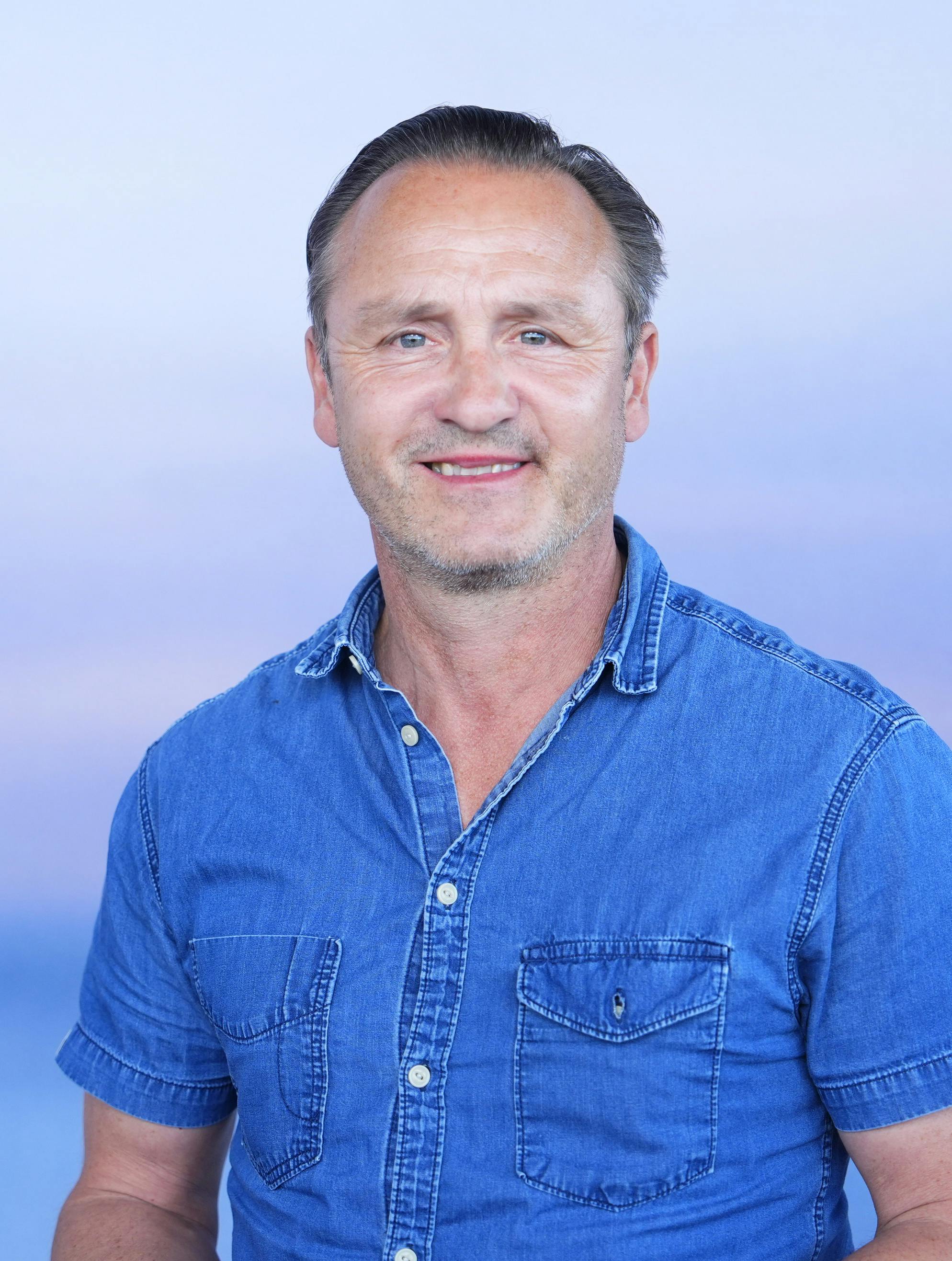 Lige nu er Lars Ranthe aktuel i TV 2-serien "Løgnen", hvor han spiller sammen med Iben Hjejle og Tessa.